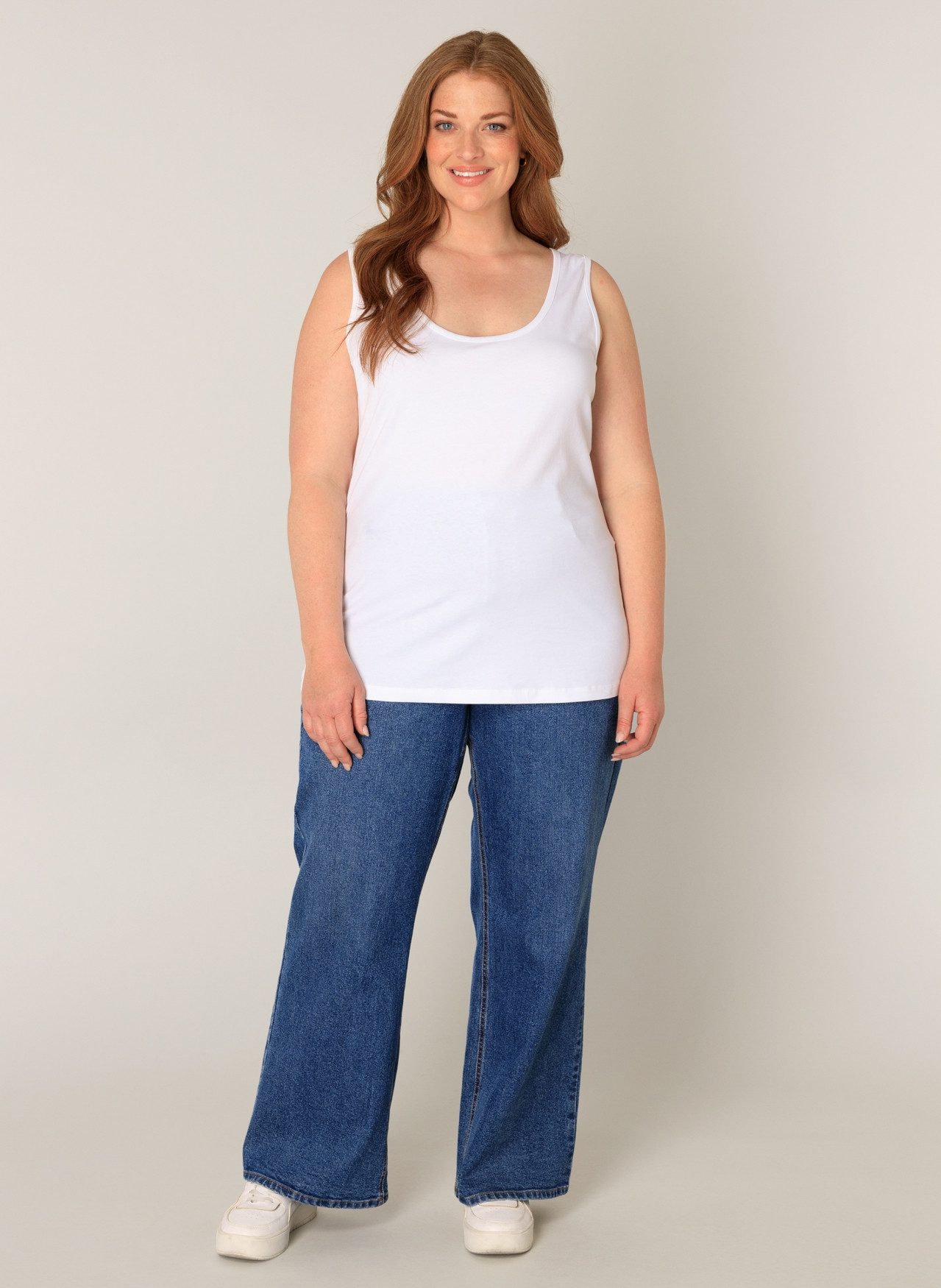 Base Level Curvy Tanktop in grote maten