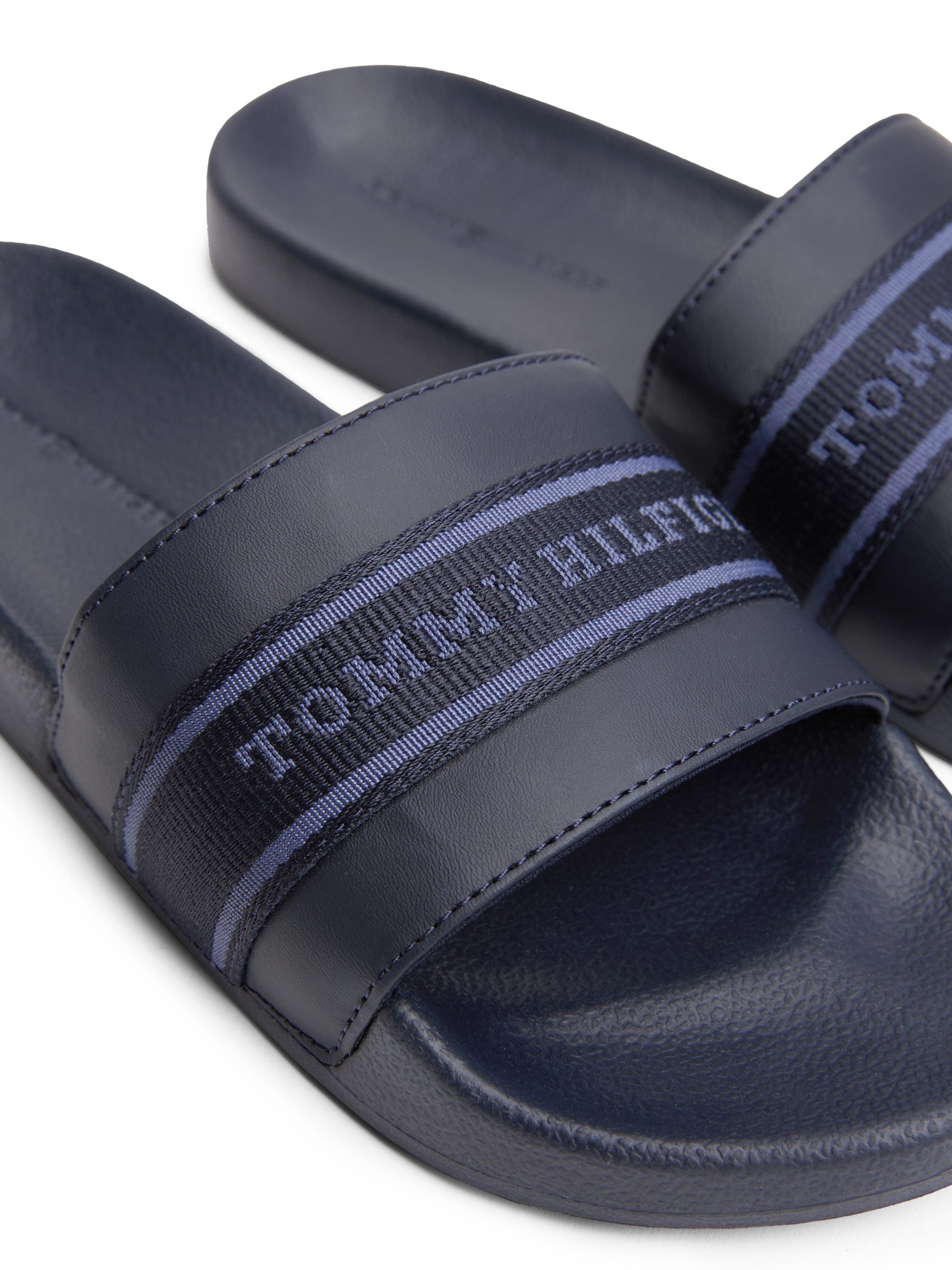 Tommy Hilfiger Slippers HILFIGER POOLSIDE WITH WEBBING , plateau, zomer-mode, comfort-schoen, flats met textielband