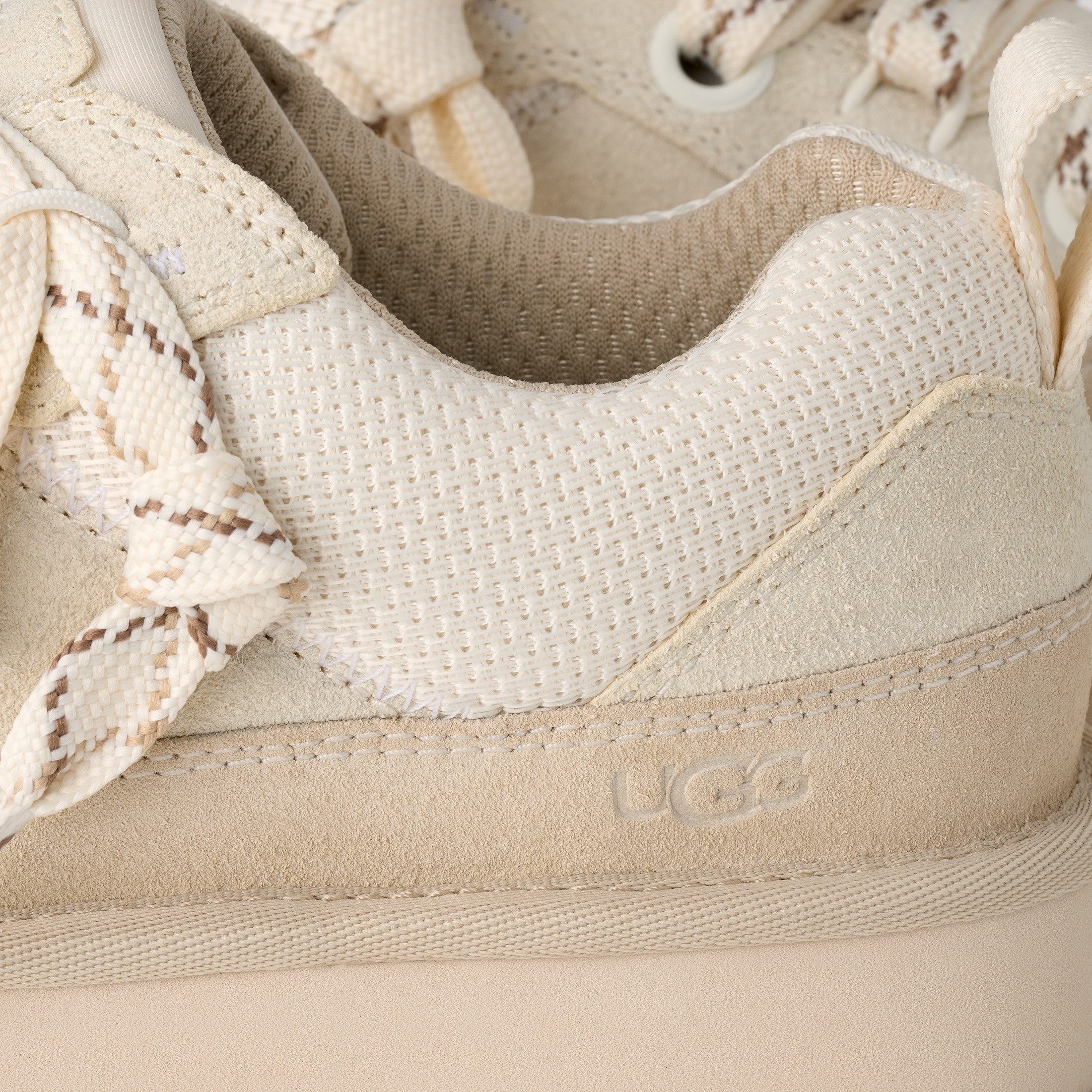 UGG Sneakers LO LOWMEL Plateausneaker, veterschoen met EVA-voetbed