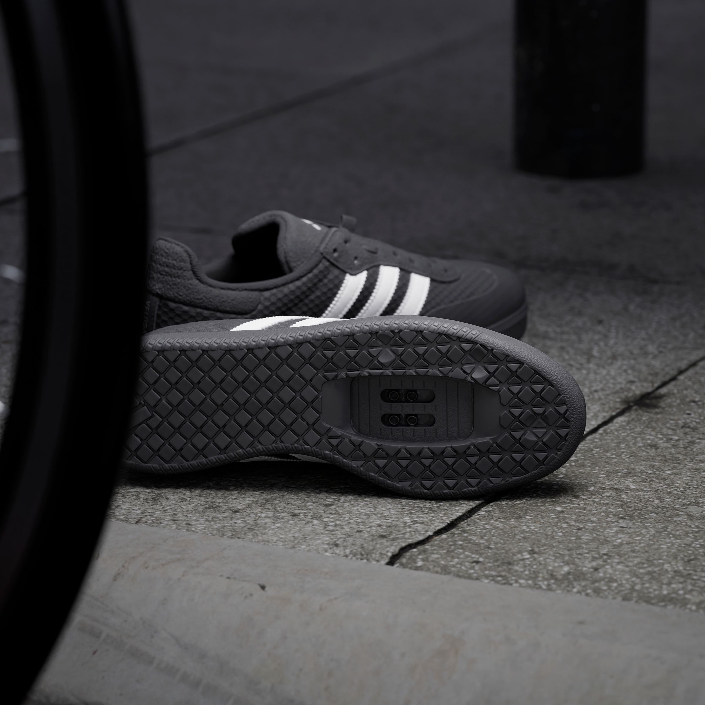 adidas Performance Fietsschoenen VELOSAMBA COLD.RDY geïnspireerd door het ontwerp van de adidas samba