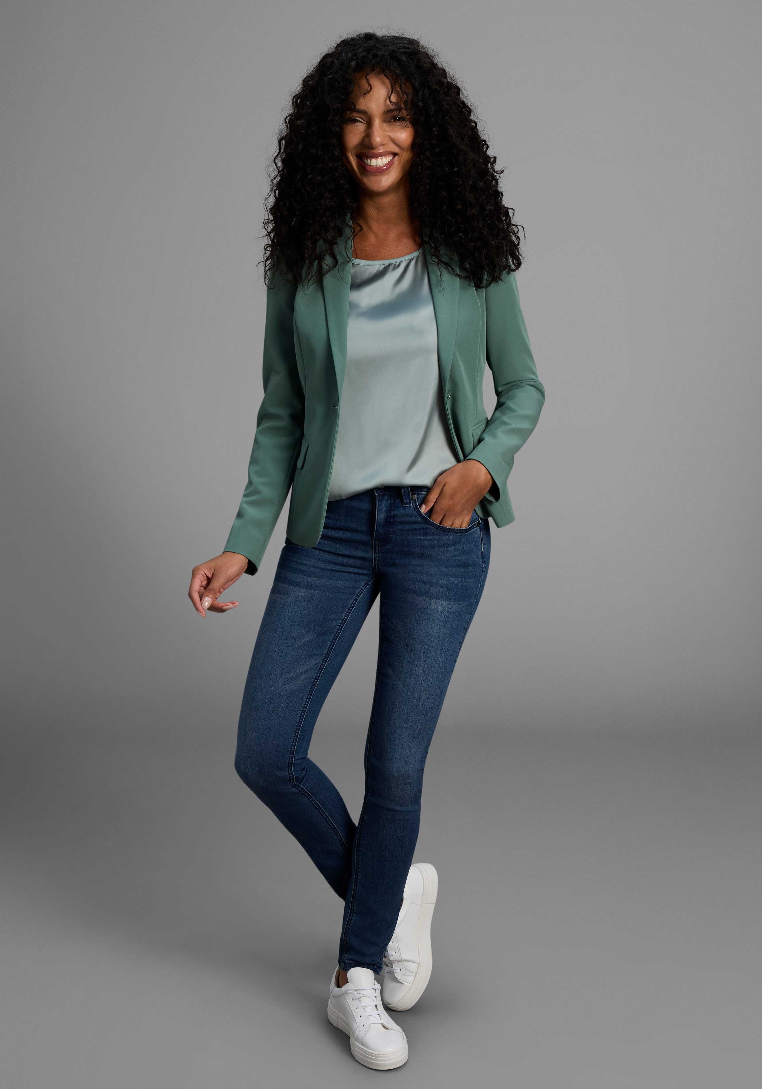 Arizona Skinny fit jeans Shaping skinny pasvorm, normale taille, in stretchkwaliteit, used-look