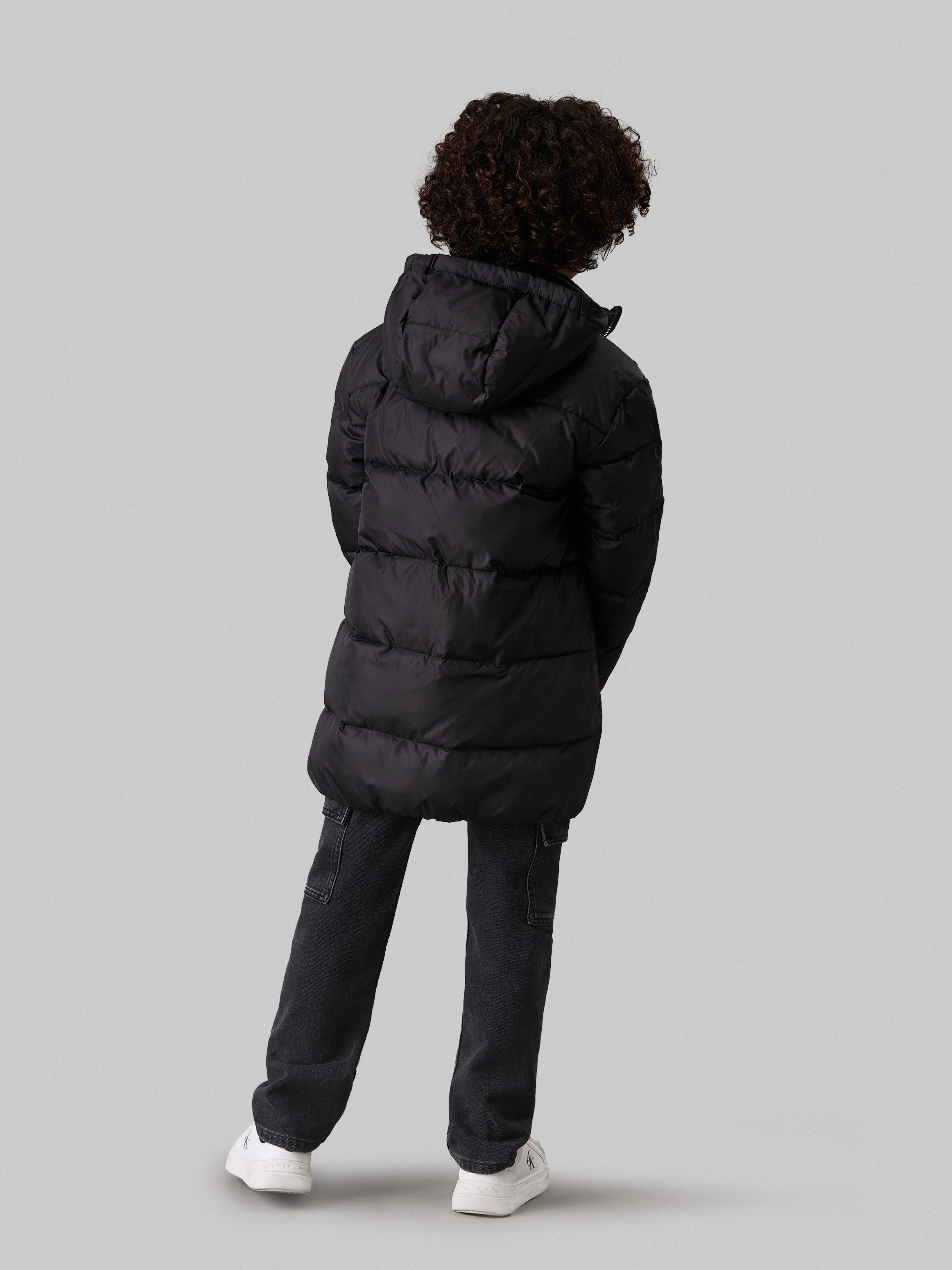 Calvin Klein Parka ESSENTIAL PARKA PUFFER voor kinderen tot 16 jaar en met logo-patch