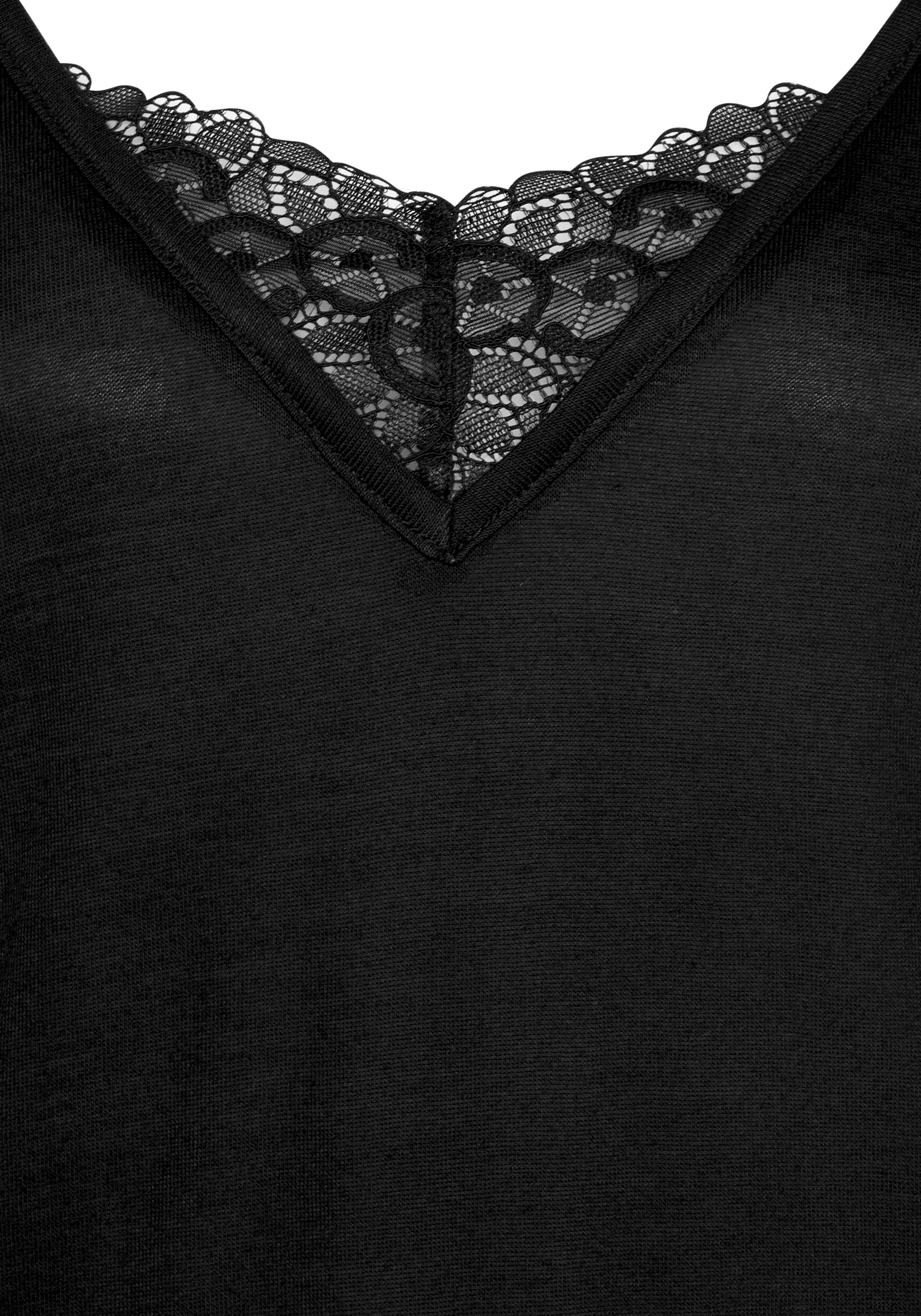 Lascana Pyjama met details van kant (2-delig, 1 stuk)