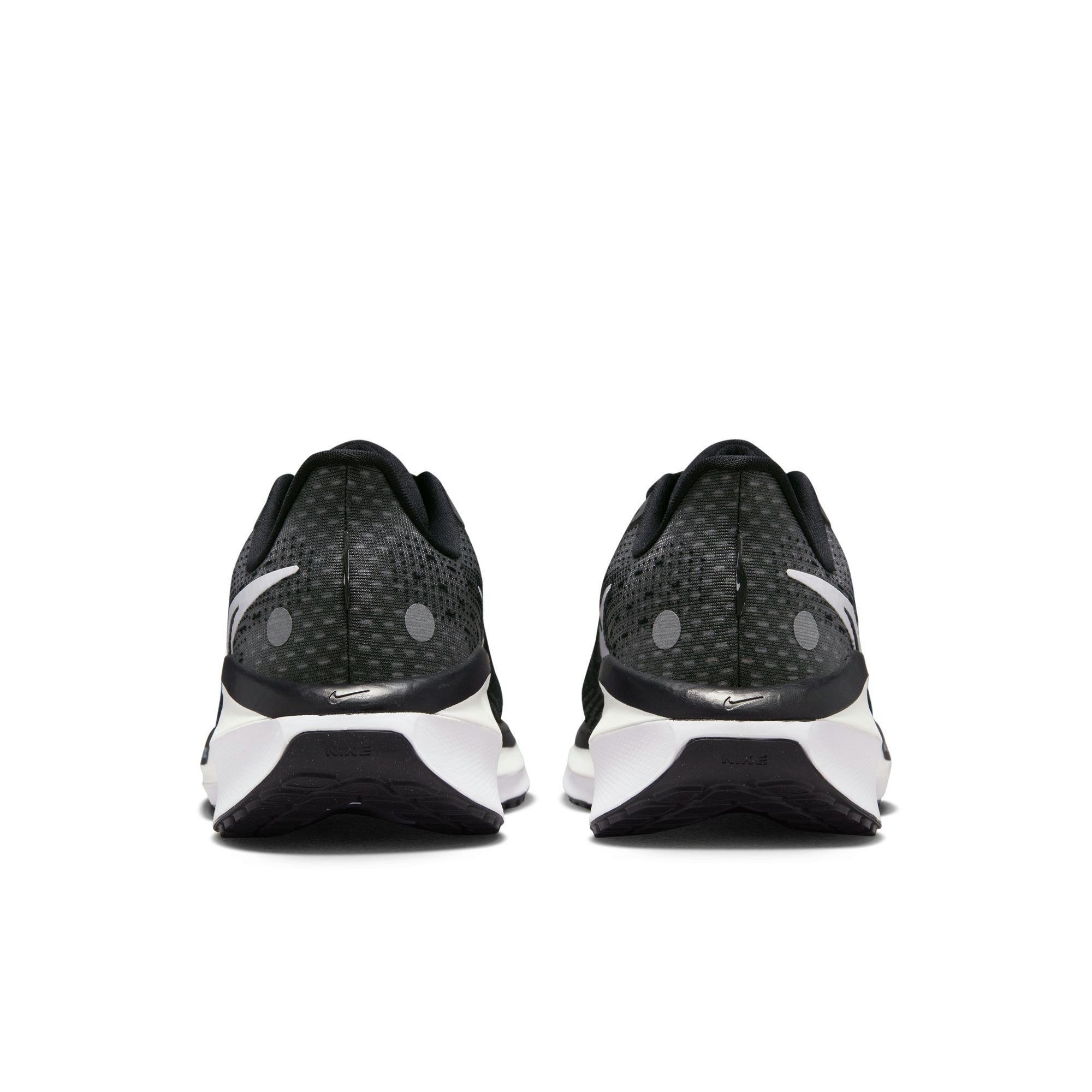 Nike Runningschoenen Vomero 17