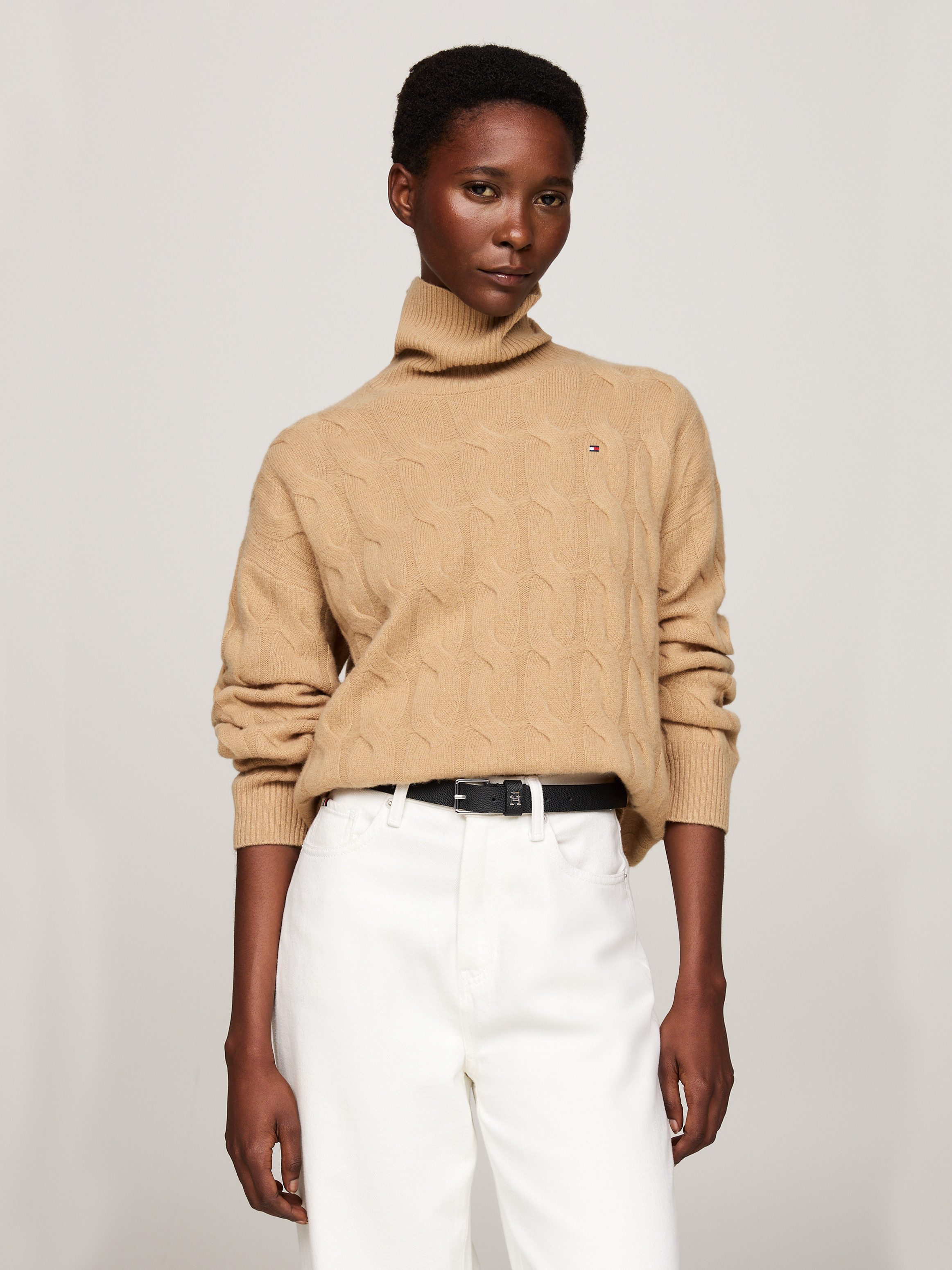 Tommy Hilfiger Coltrui SOFT WOOL CABLE ROLL-NK SWEATER met logoborduring allover kabelpatroon rolkraag 100% wol