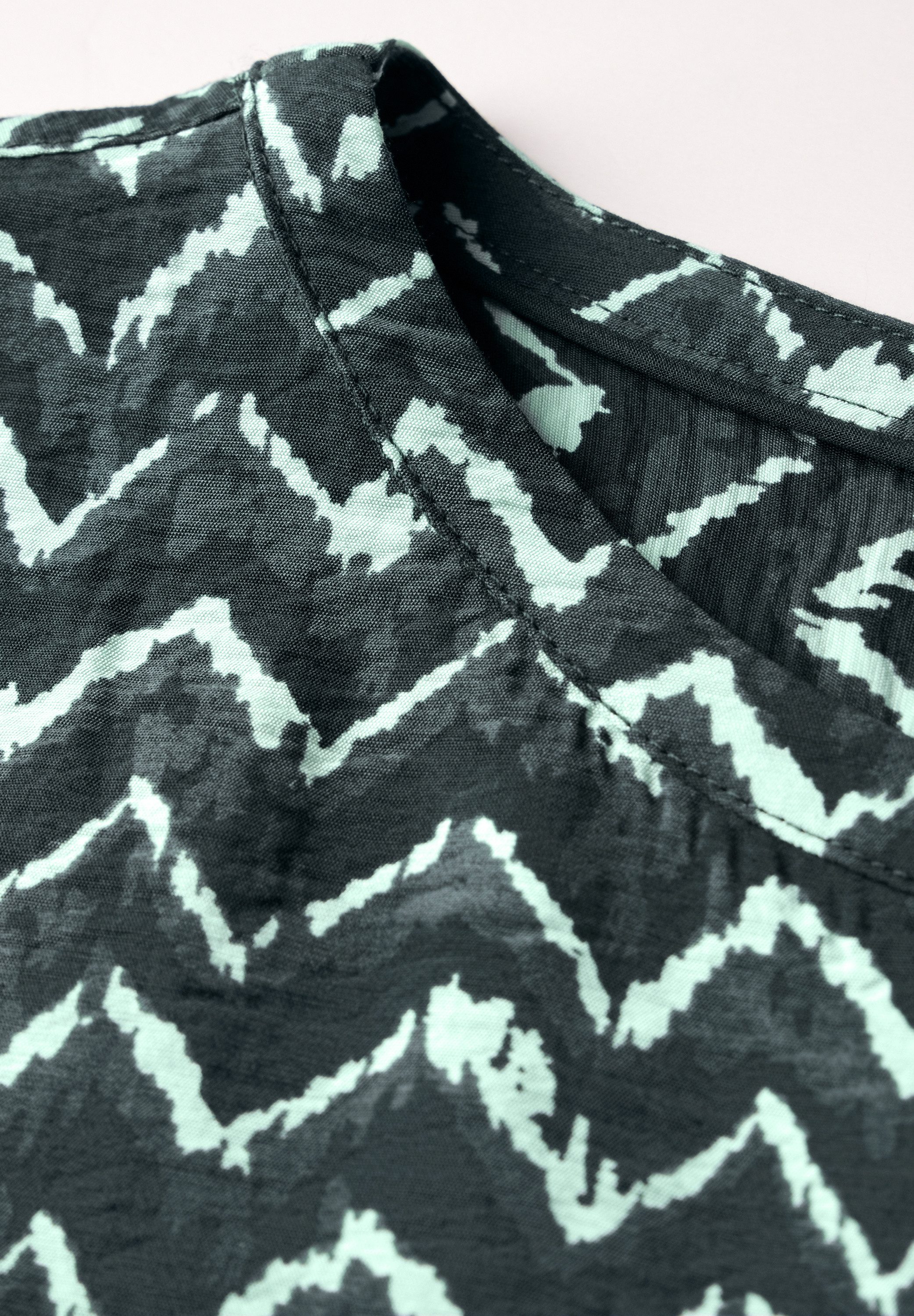 Cecil Blouse met lange mouwen gedessineerd