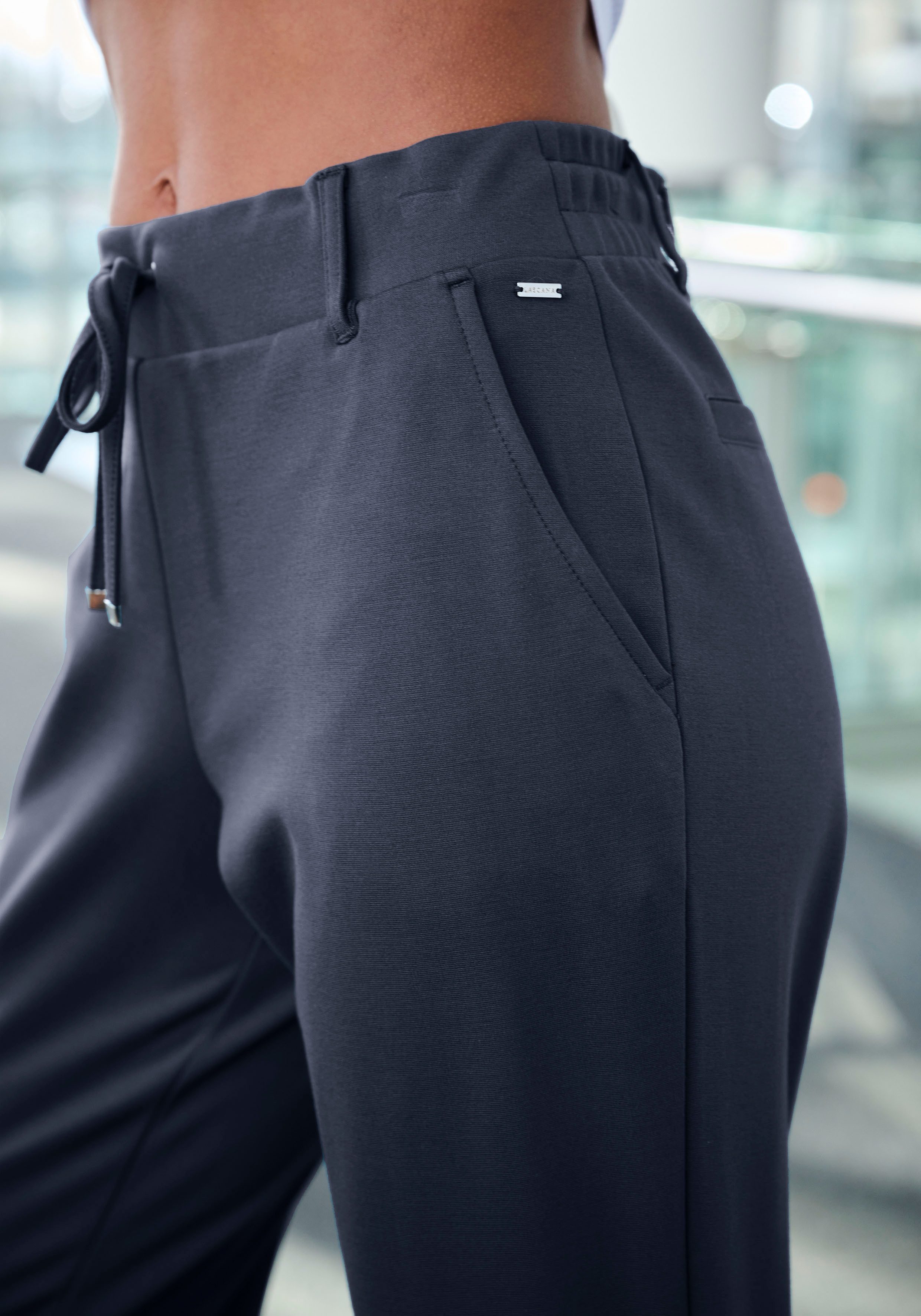 Lascana Jogpants met elastische tailleband en riemlussen loungewear (1-delig)