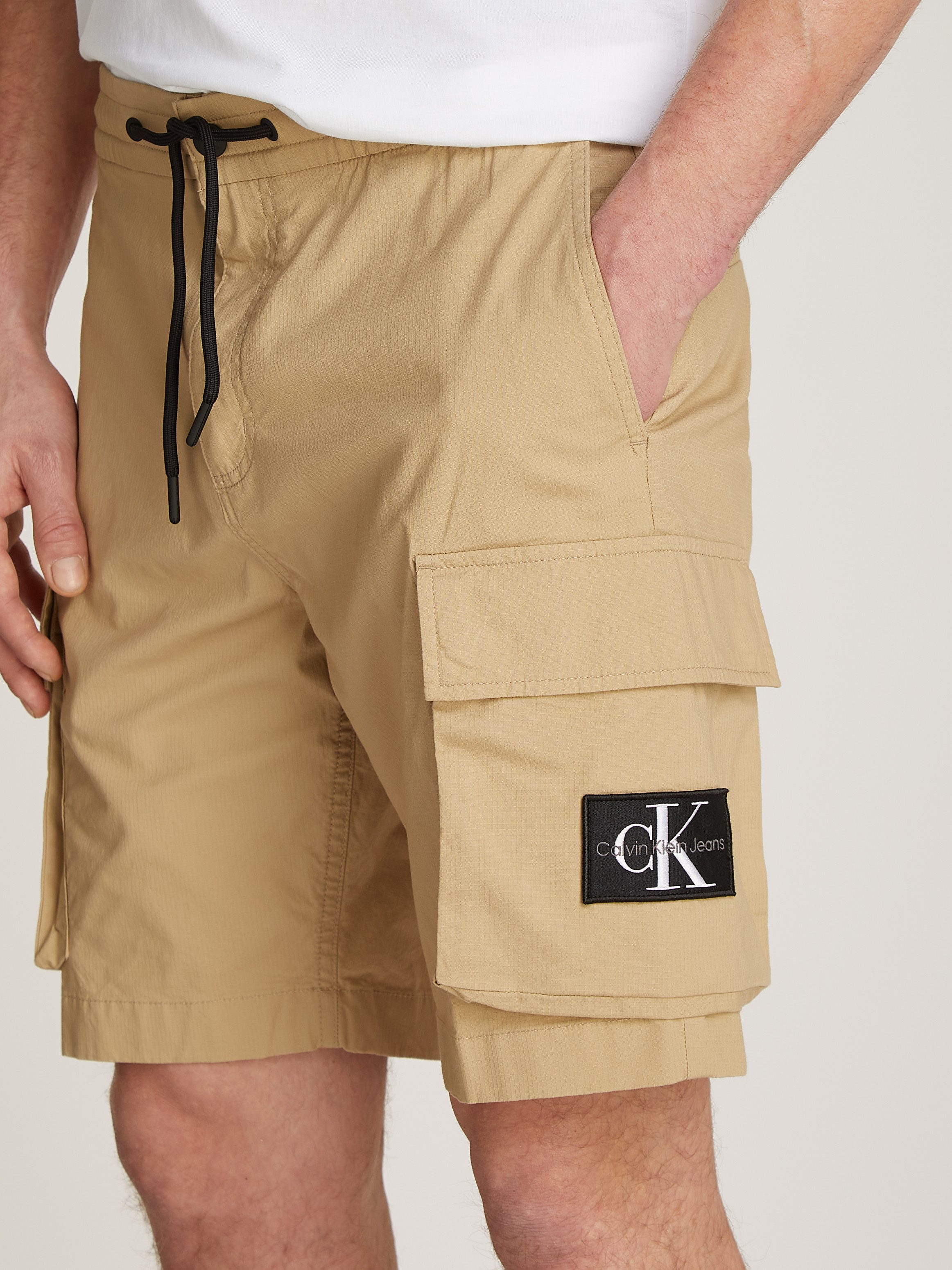 Calvin Klein Cargoshort CARGO SHORT met logopatch