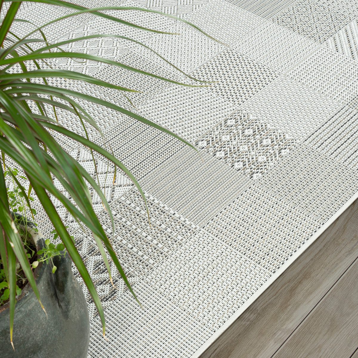 The carpet Vloerkleed Lagos moderne robuuste binnen- en buitenkleed