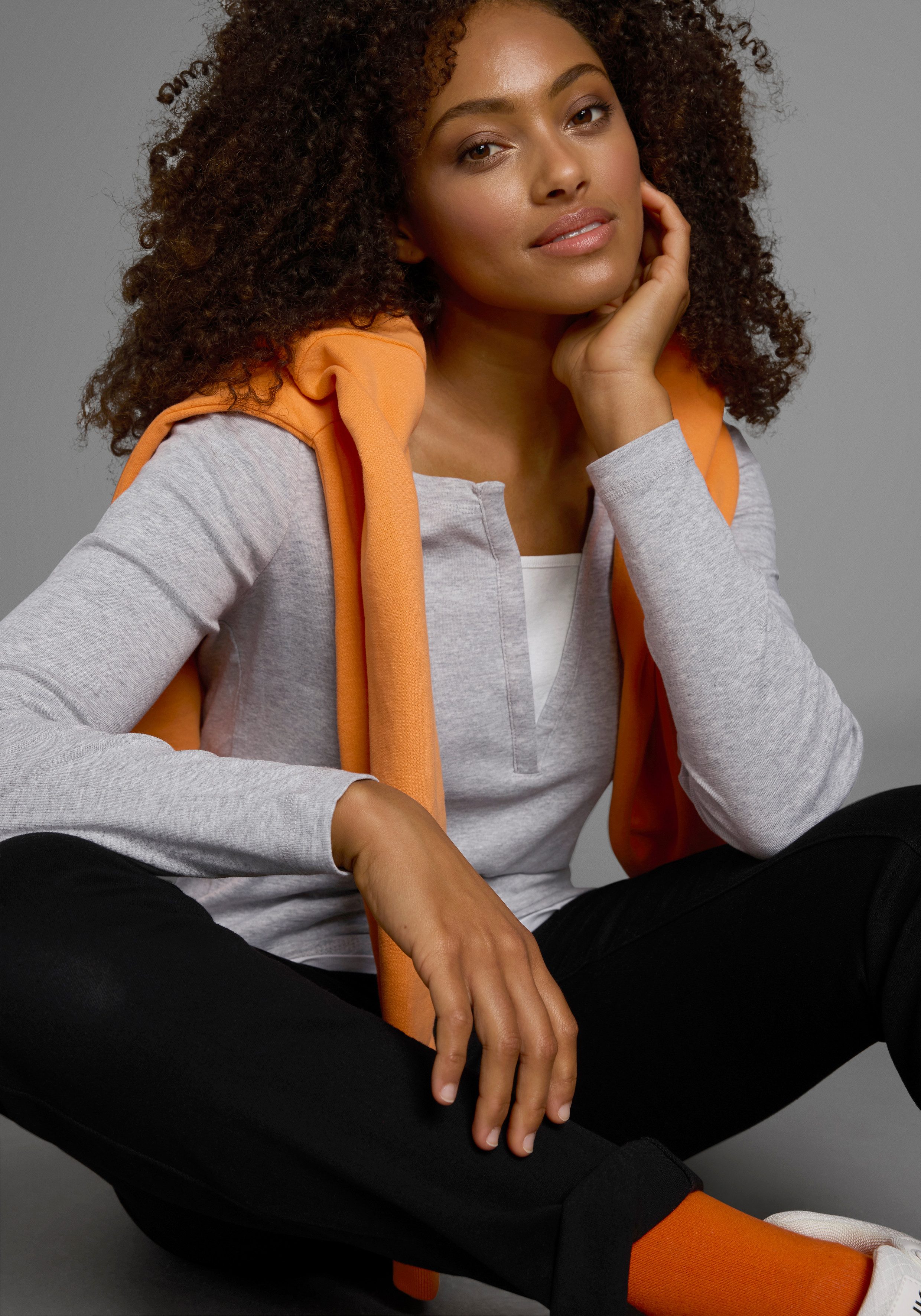 Flashlights 2-in-1-shirt met lange mouwen figuurvolgende pasvorm, ronde hals, elastisch materiaal