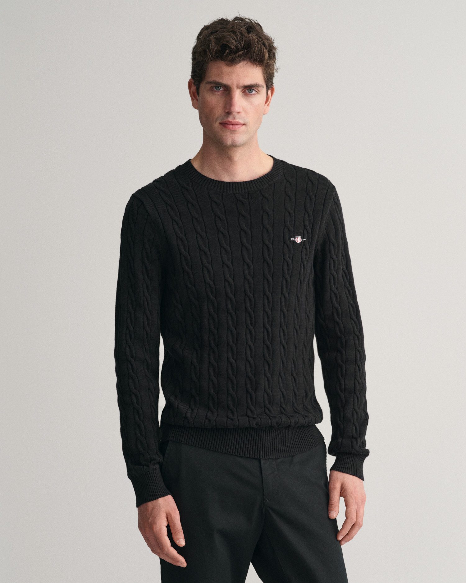 Gant Gebreide trui COTTON CABLE C-NECK met wapen-logo borduurwerk op de borst