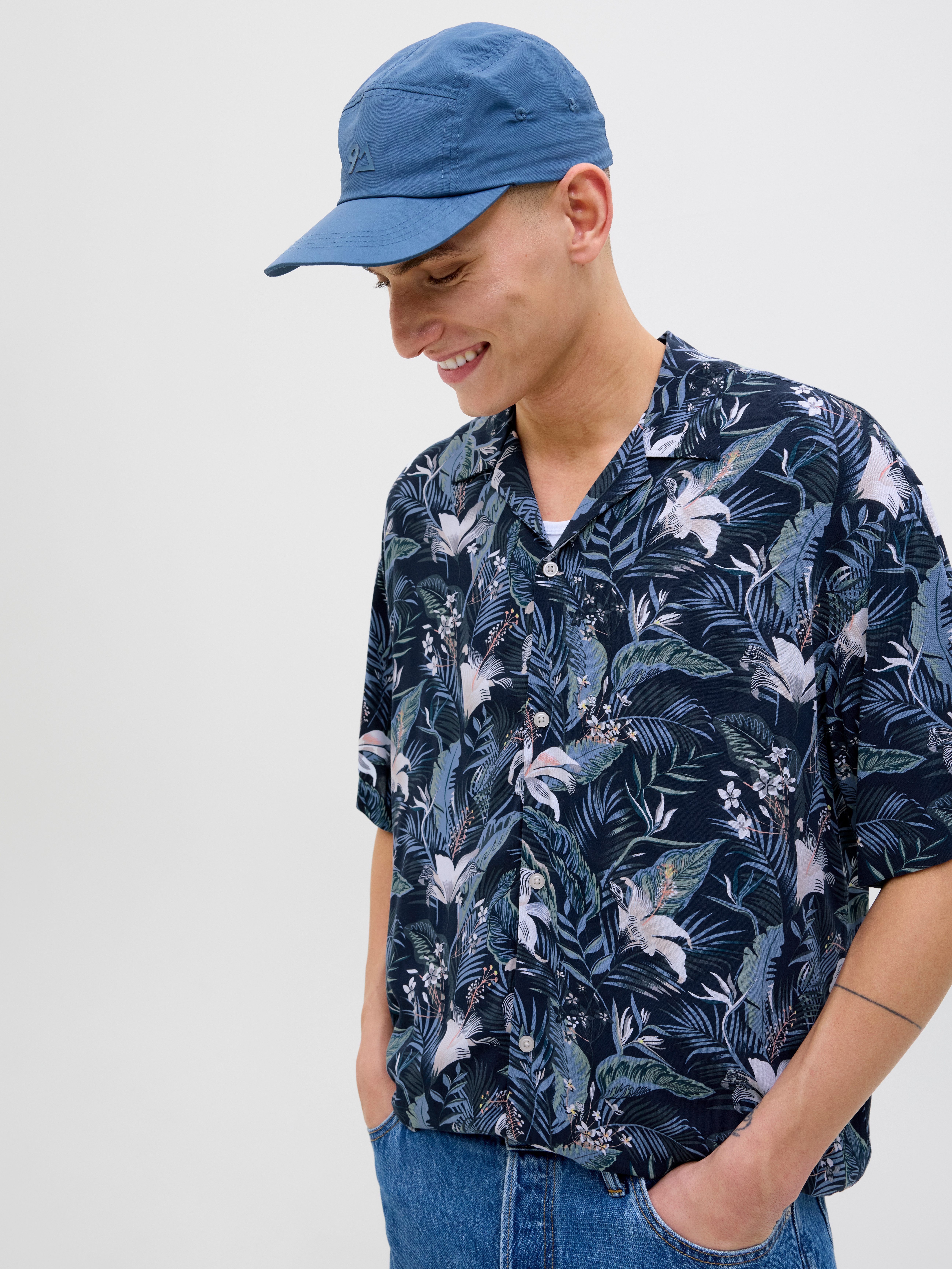 Jack & Jones Overhemd met korte mouwen JJEJEFF TROPICAL AOP RESORT SHIRT SS SN
