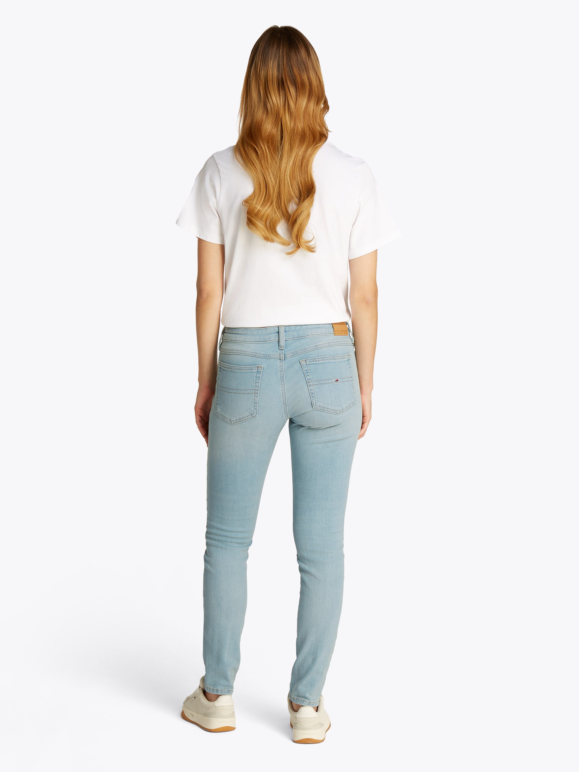 TOMMY JEANS Skinny fit jeans Sophie Low Waist Skinny met logo-badge, in enkel-lengte