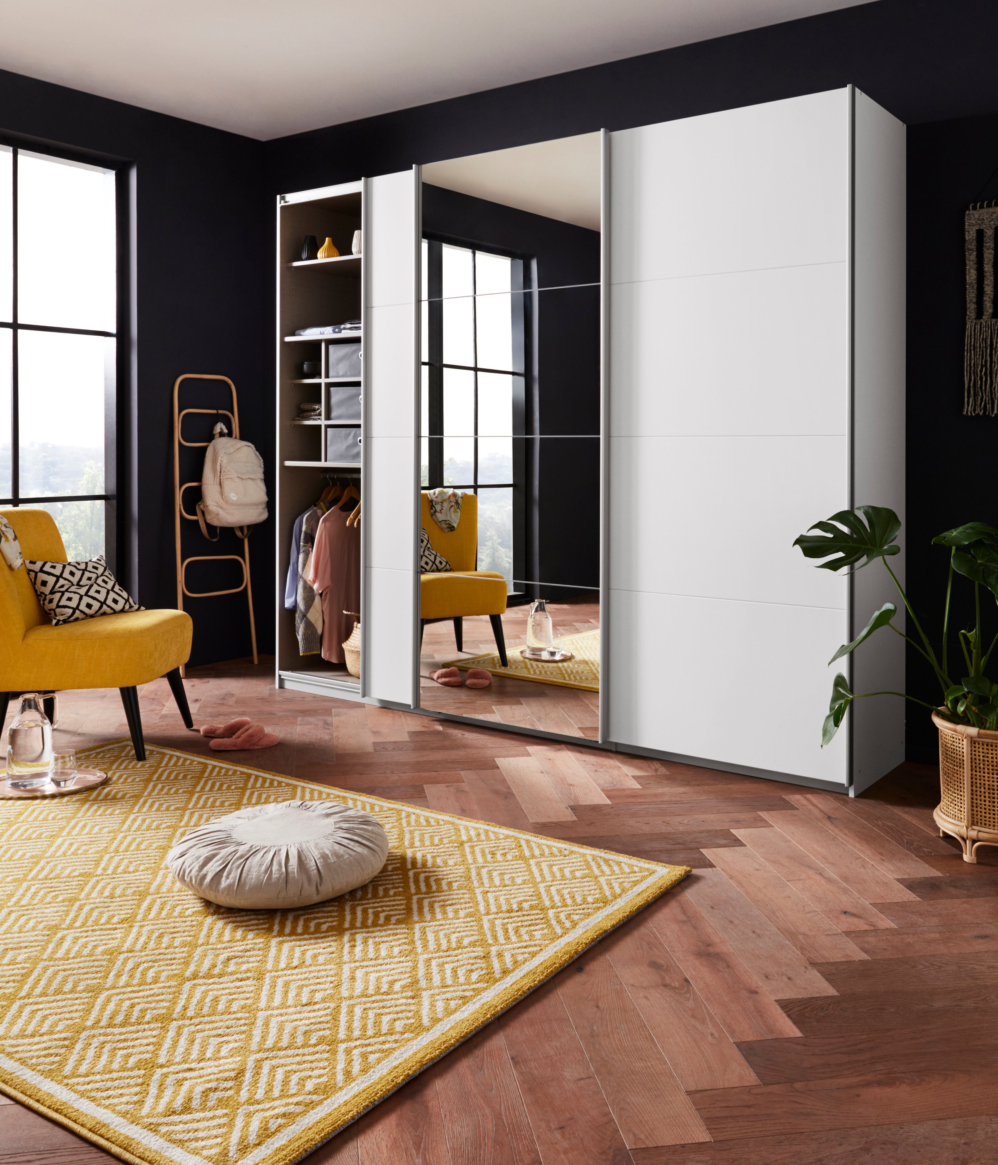ATLANTIC home collection Cocktailfauteuil JAN met golfvering, massief houten poten