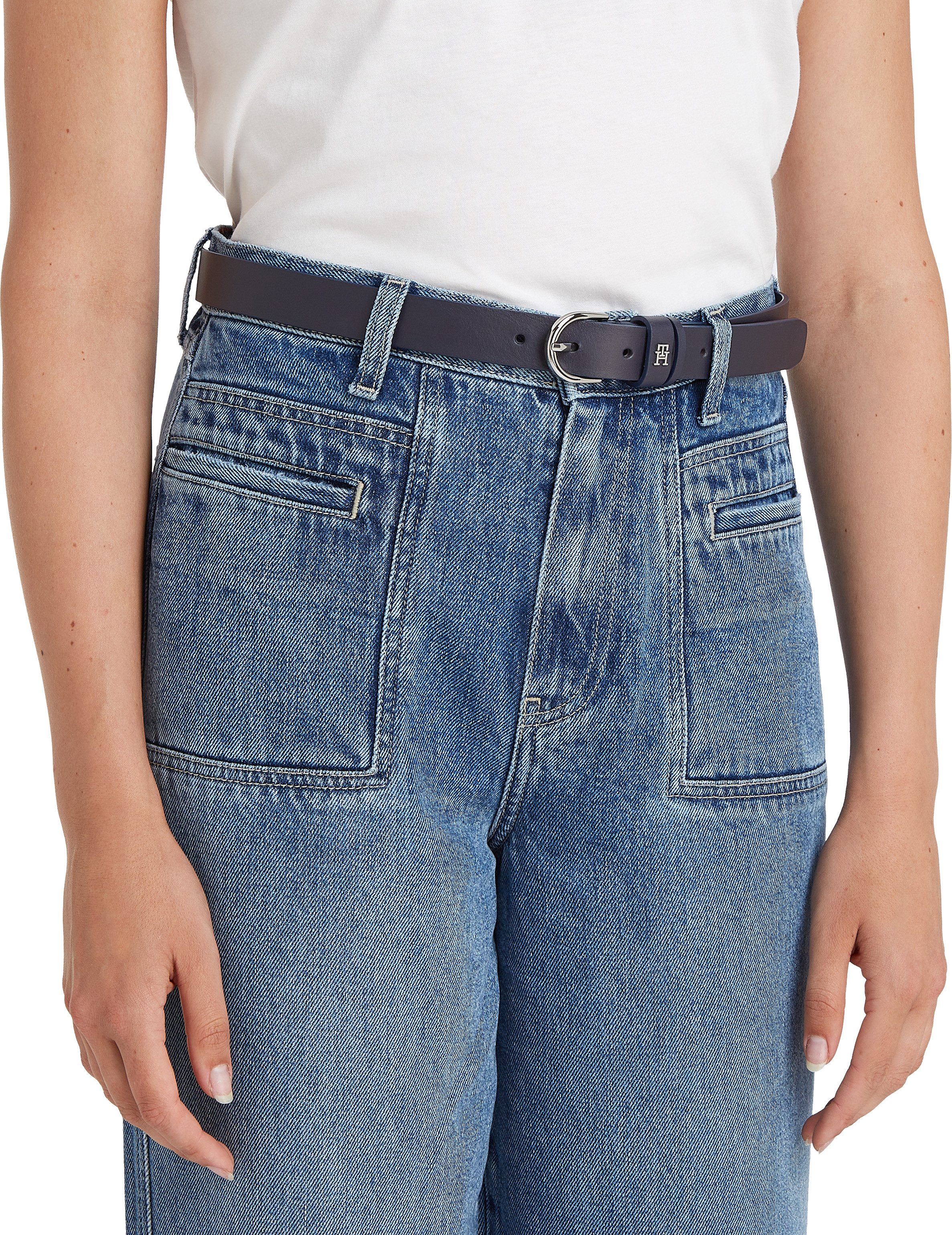 Tommy Hilfiger Leren riem ESSENTIAL EFFORTLESS 2.5 SILVER Eenvoudige doornsluiting, metalen embleem