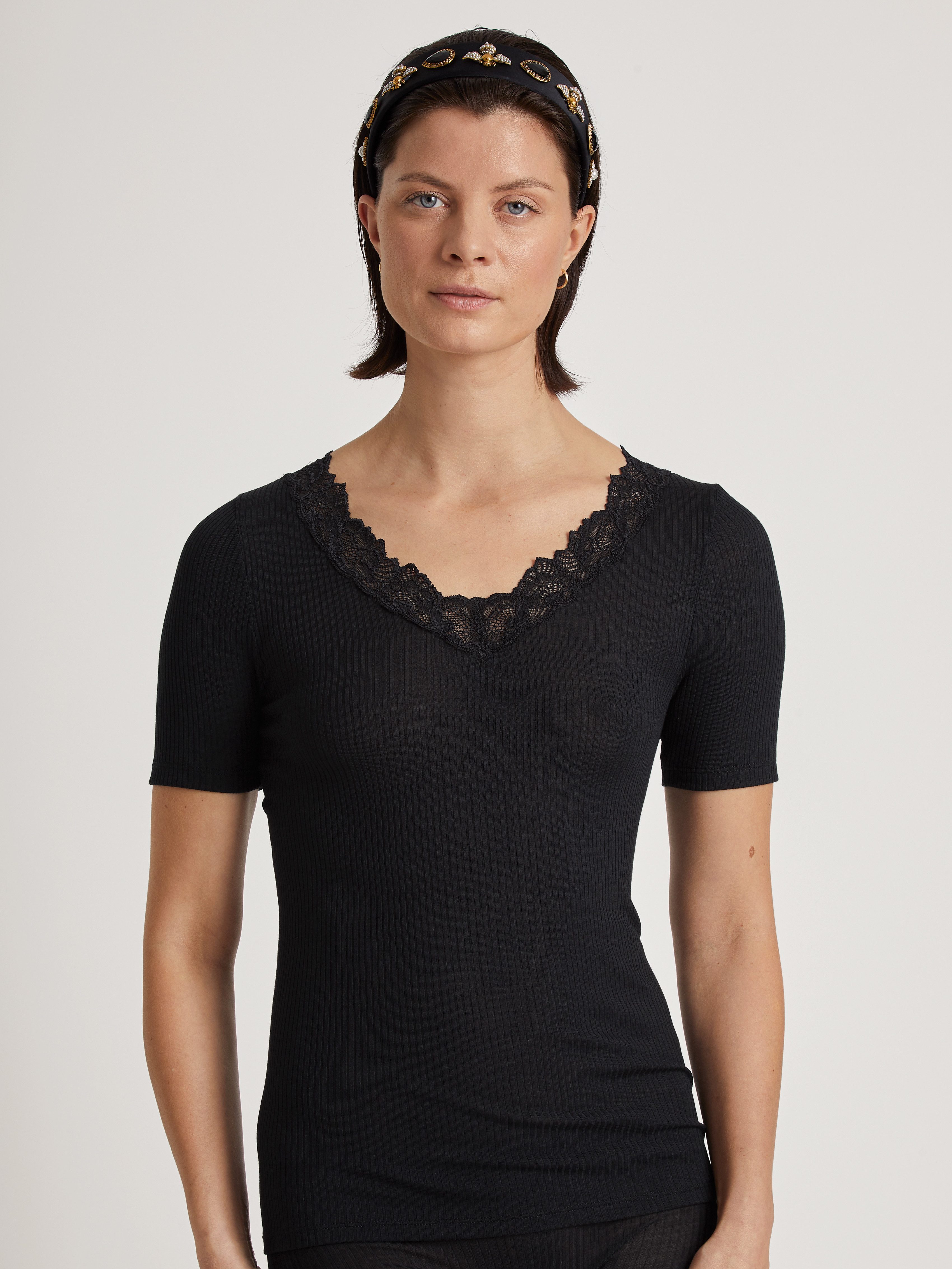CALIDA Tanktop Silky Wool Joy met kantdetails aan de v-hals