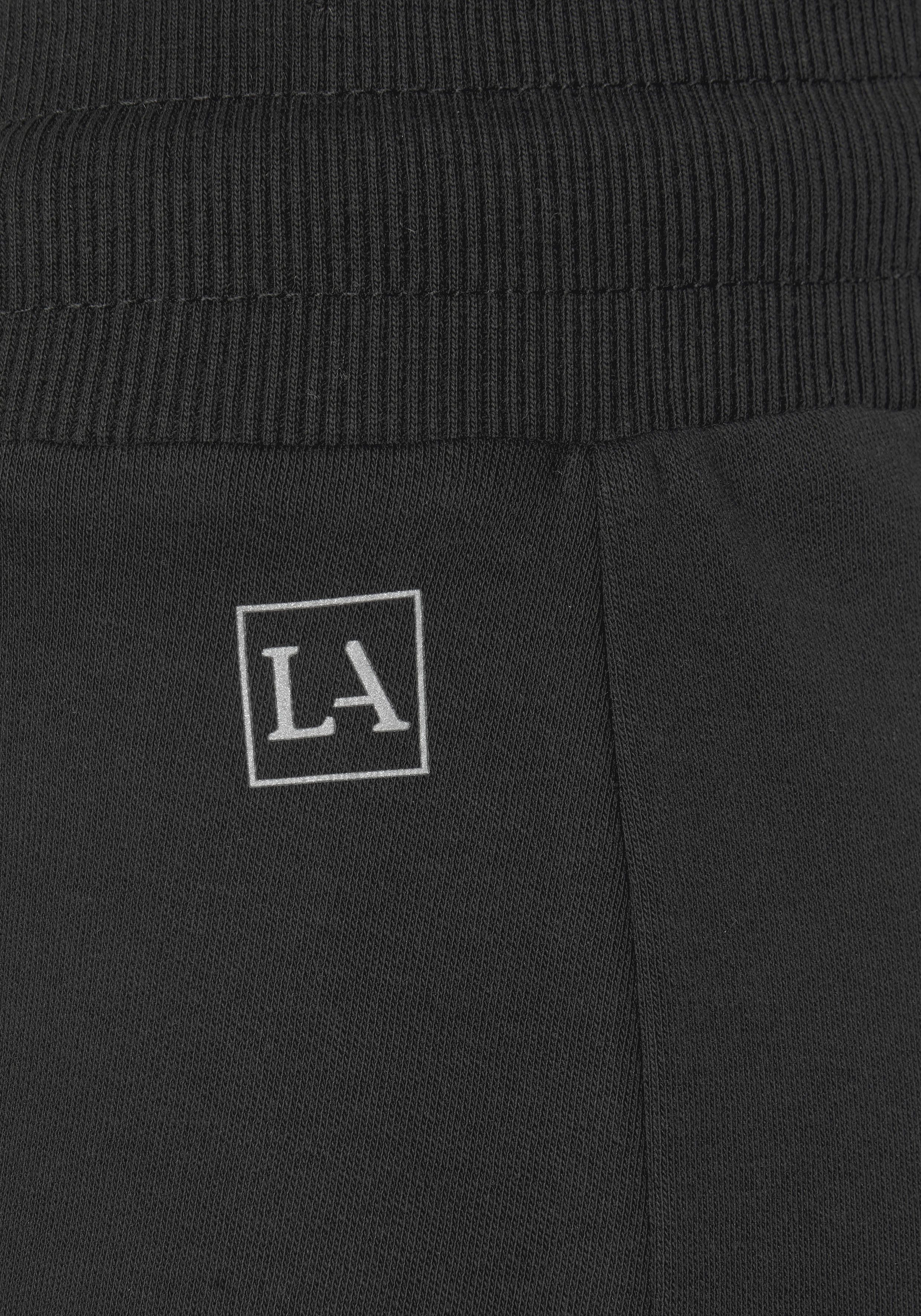 active by Lascana Short met zijsplitjes