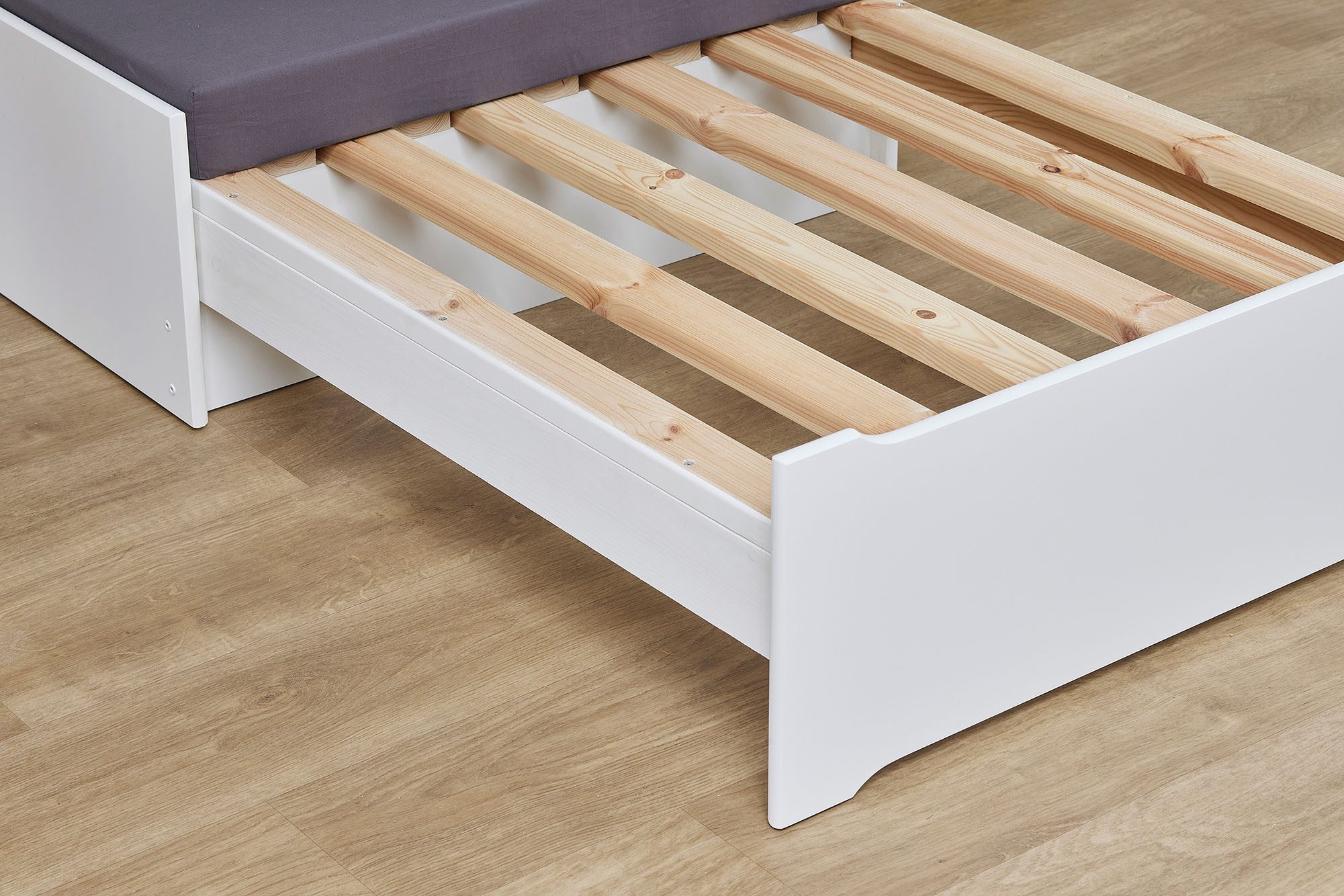 Hoppekids Hoogslaper ECO Dream 90x200 met bureau & loungebank / logeerbed Kinderbed van massief hout, bank uitschuifbaar tot logeerbed