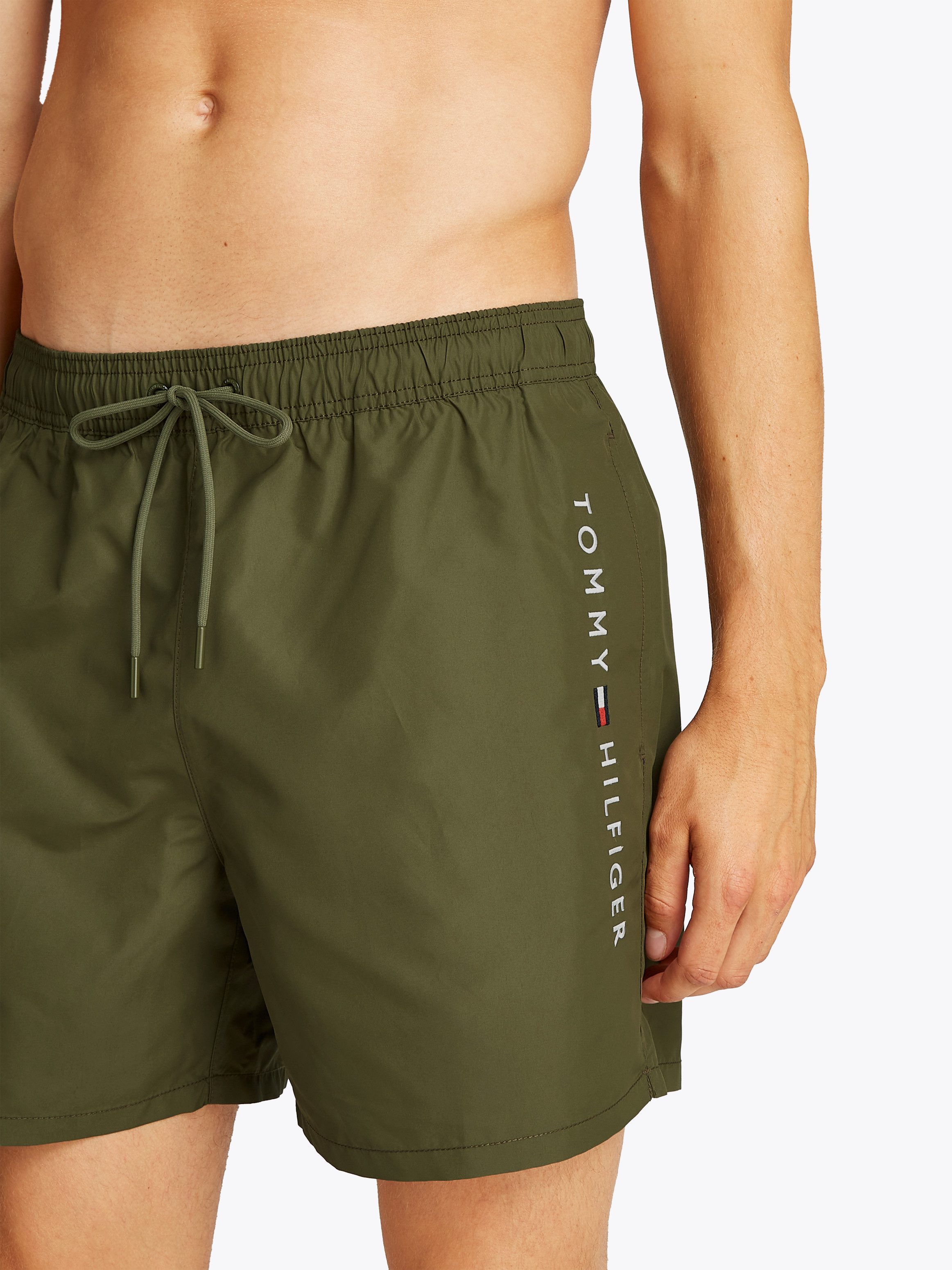 Tommy Hilfiger Swimwear Zwemshort MEDIUM DRAWSTRING met logoborduring op de heup