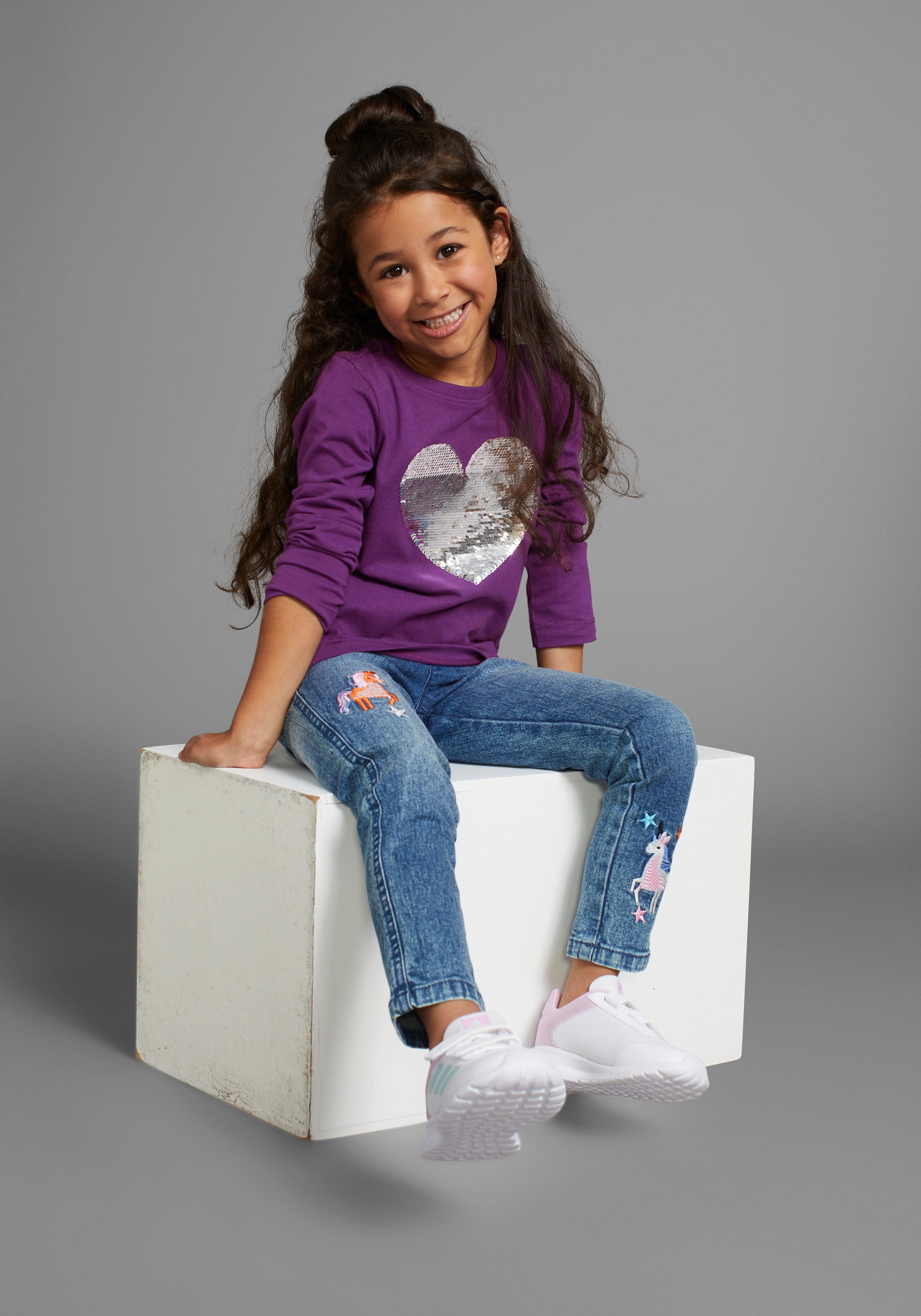KIDSWORLD Shirt met lange mouwen , Met hart van keerbare pailletten Lange mouwen, basic pasvorm, met glinsterende pailletten