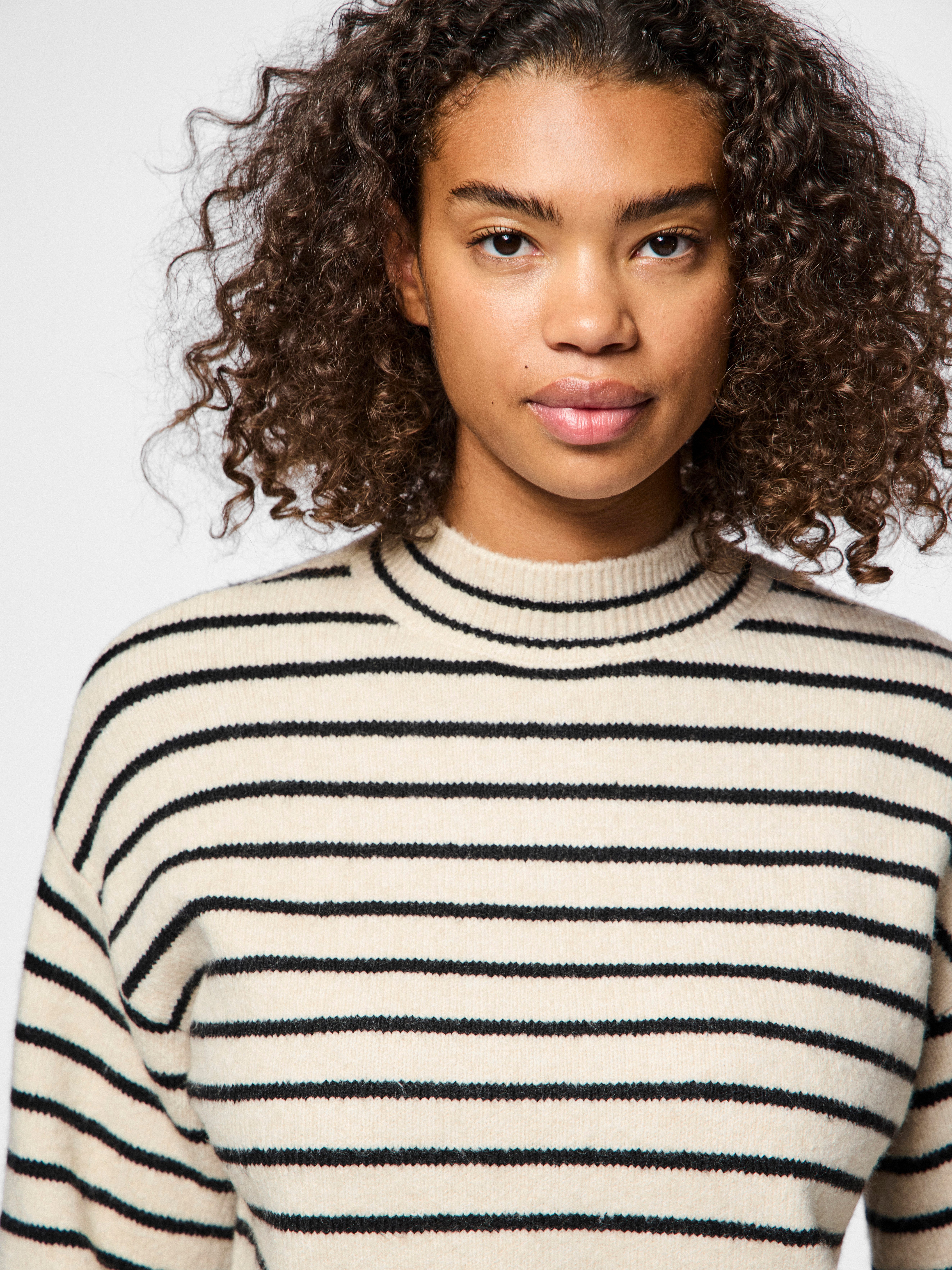 pieces Trui met staande kraag PCPENNA LS HIGH NECK KNIT BC