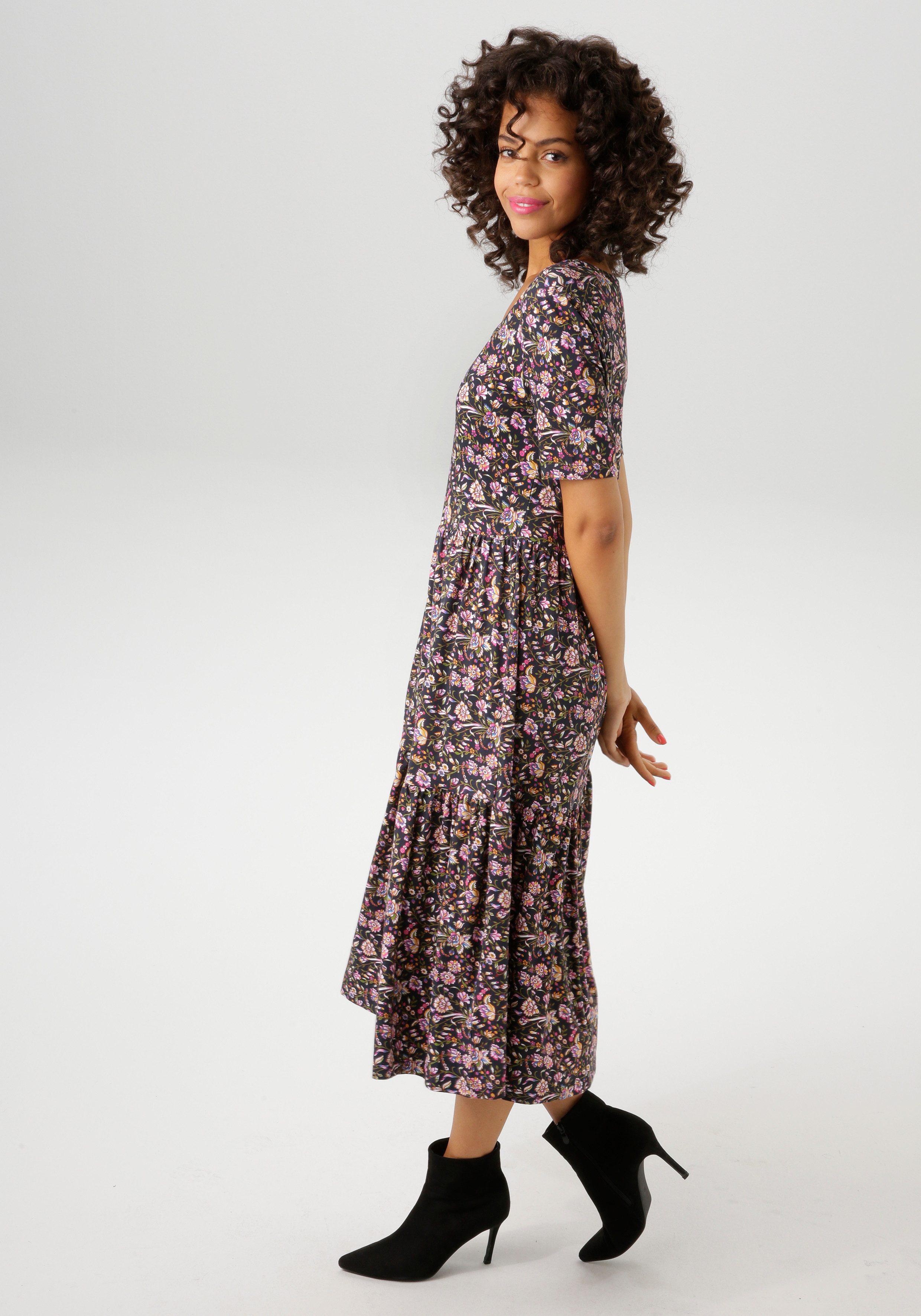 Aniston CASUAL Zomerjurk met kleurrijke bloemenprint - nieuwe collectie
