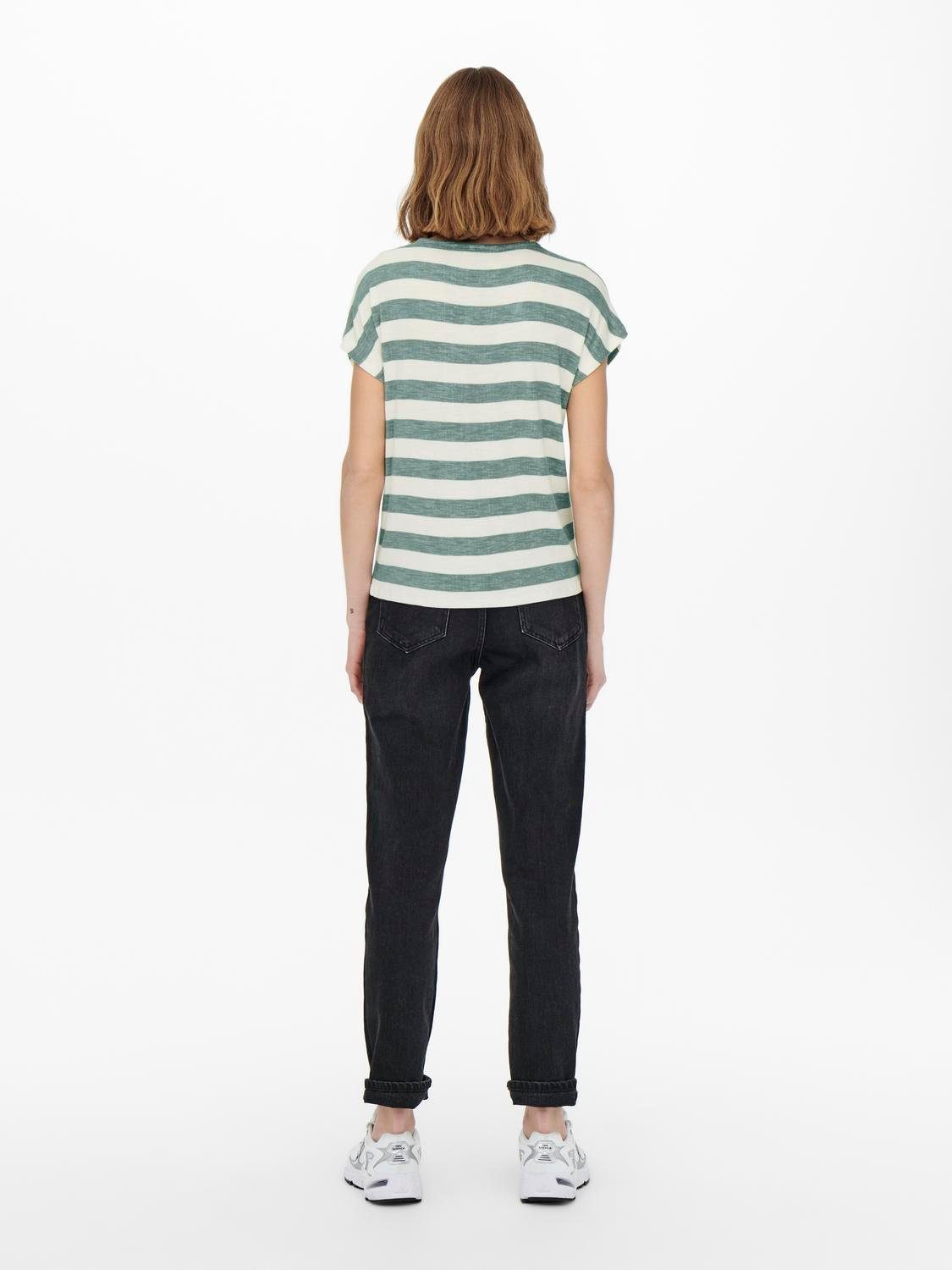 Only Shirt met V-hals ONLLIRA LIFE S/S V-NECK TOP JRS NOOS