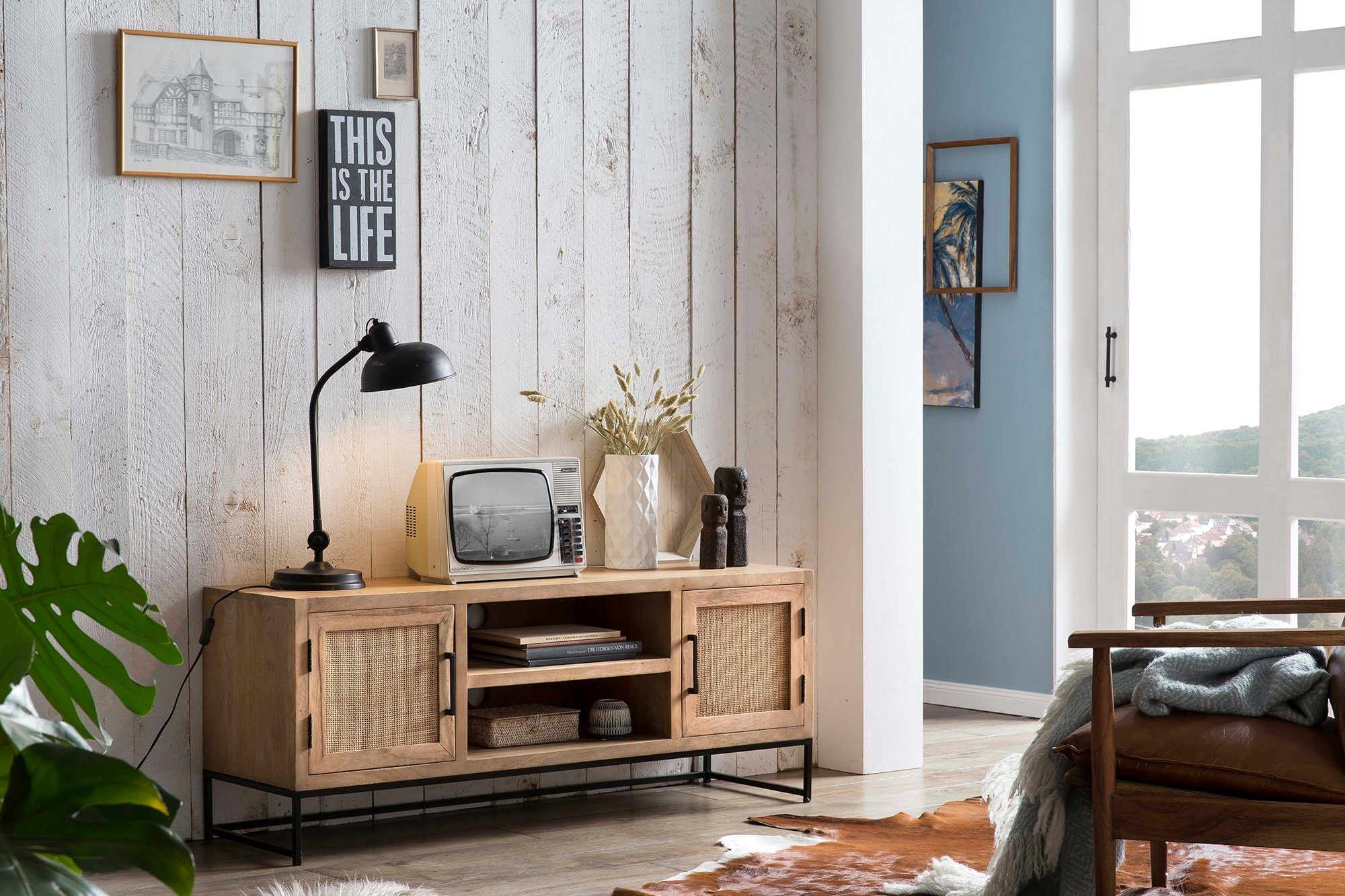 SIT Tv-meubel Met inzet van rotan-vlechtwerk, 2 kabeldoorvoeren lowboards beige
