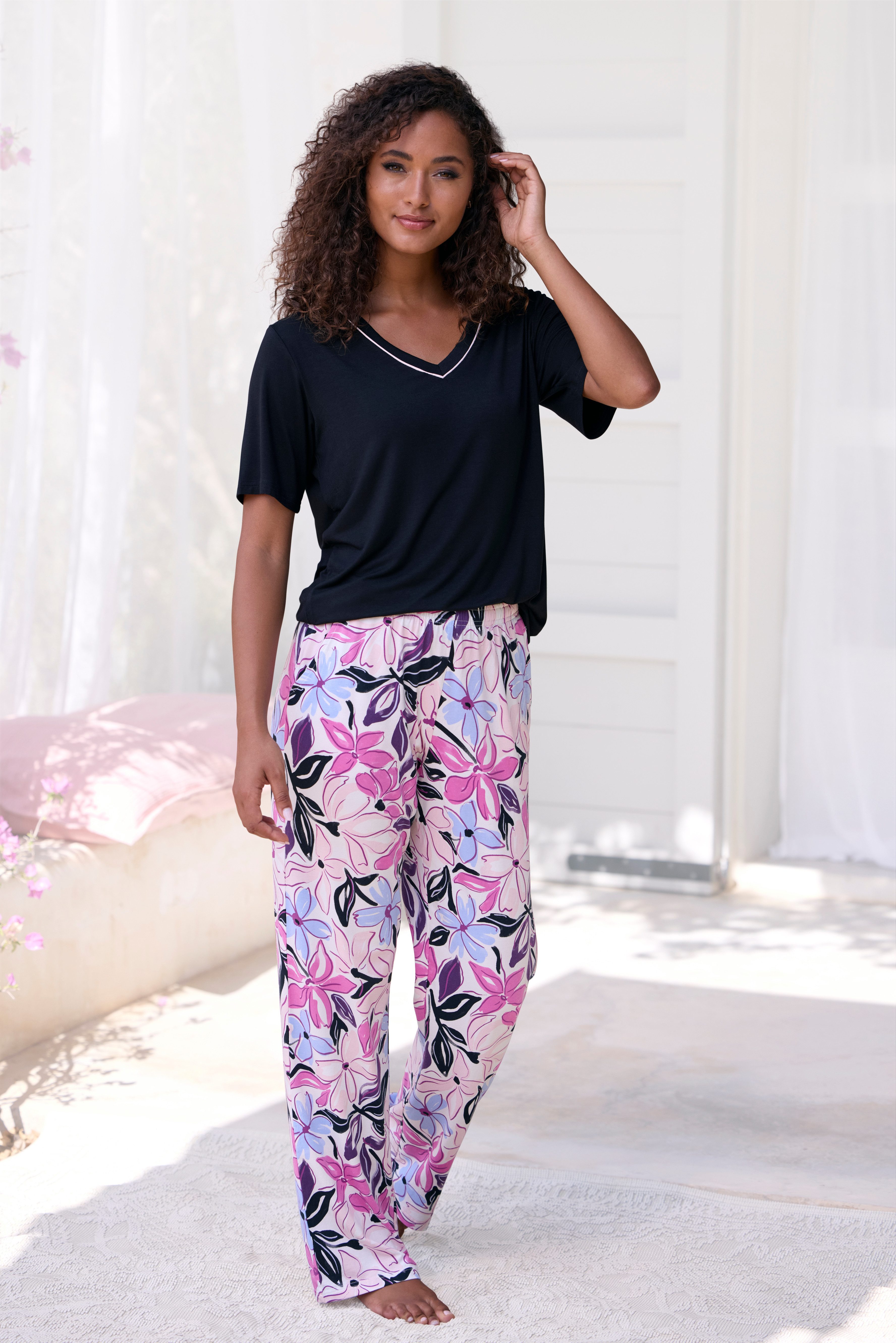 Lascana Pyjama met mooie bloemenprint (2-delig)