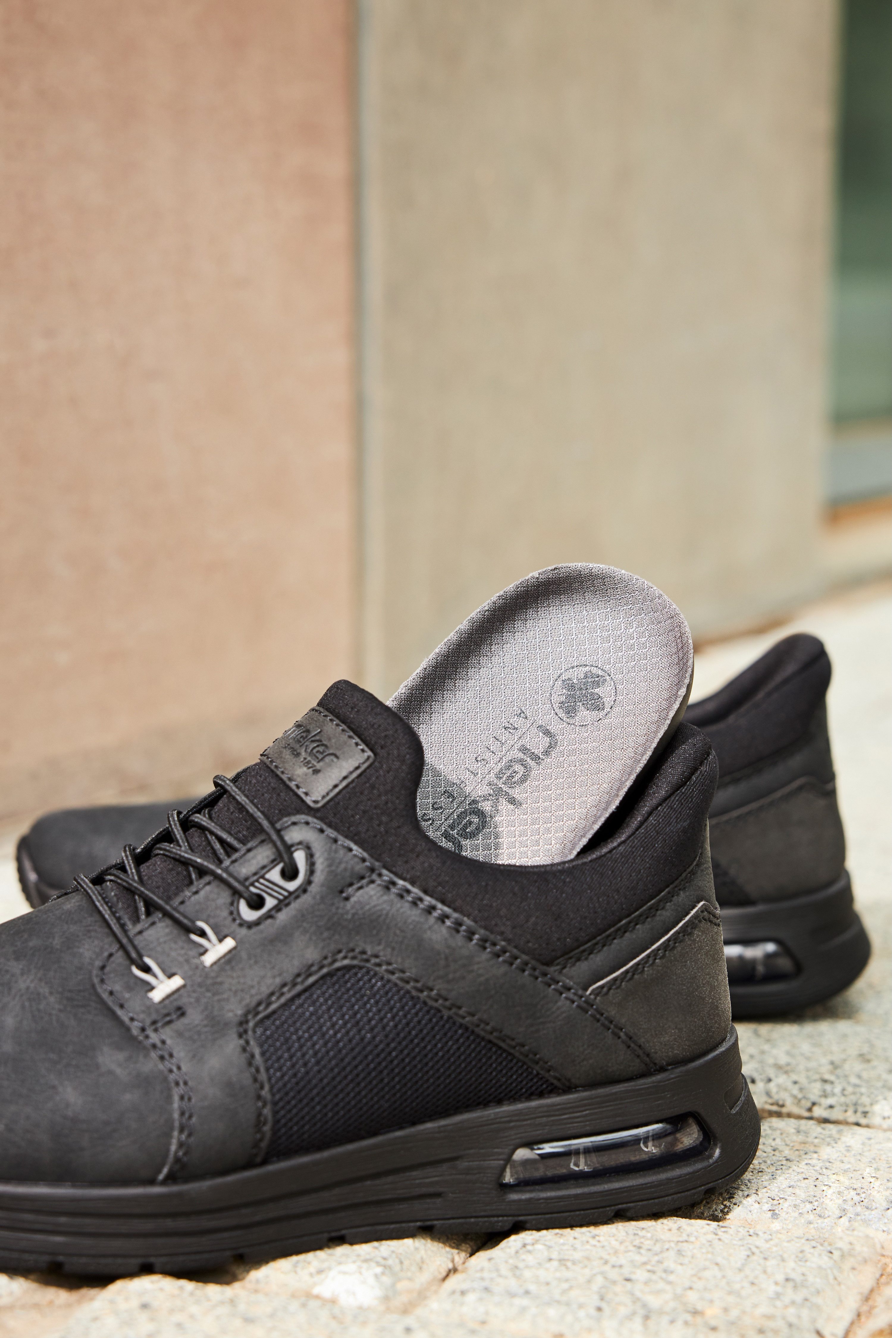 Rieker Slip-on sneakers , vrijetijdsschoen, lage schoen, instapschoen met gewatteerde schacht