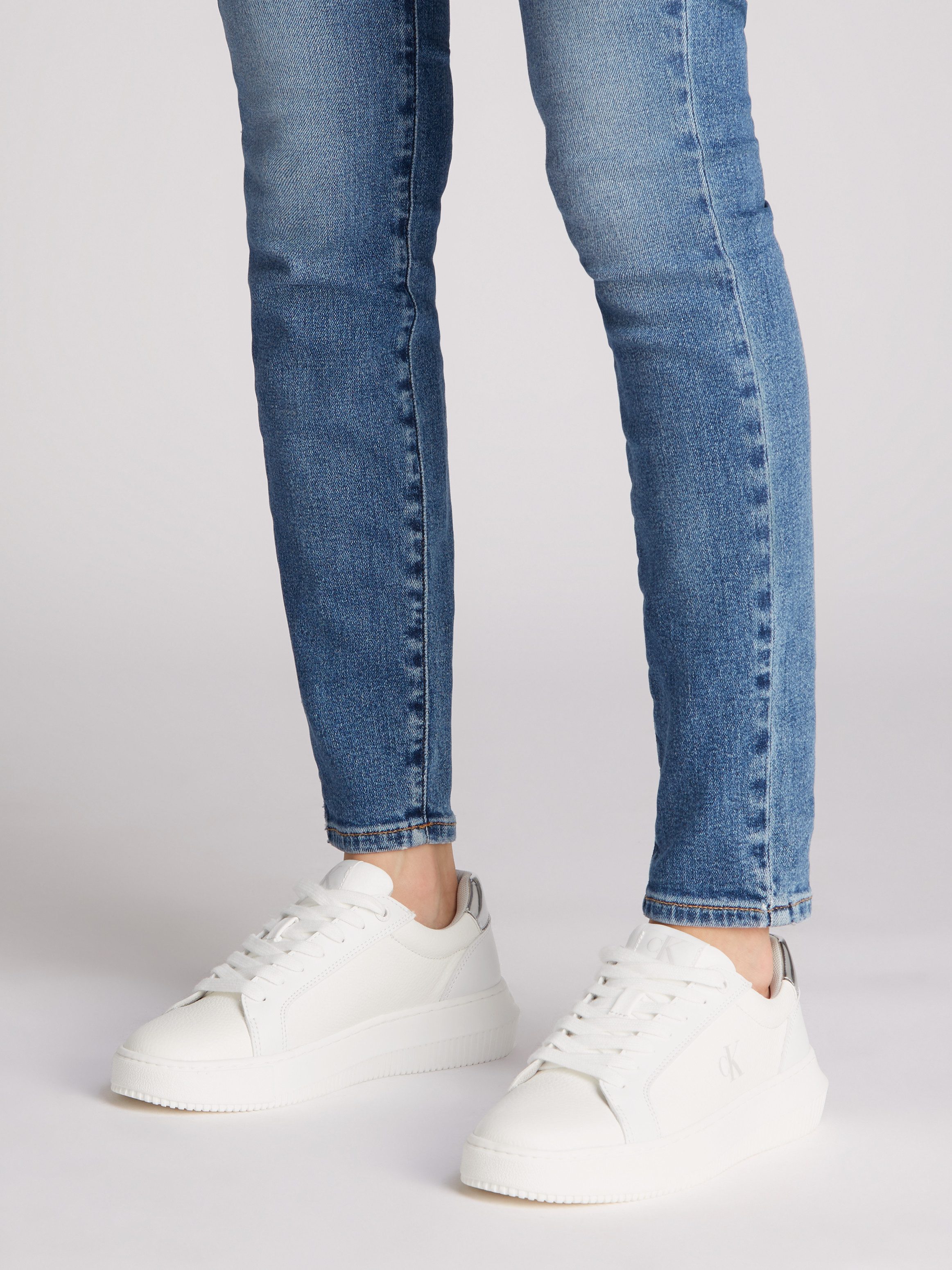 Calvin Klein Sneakers CHUNKY CUPSOLE LOW MG , veterschoenen, vrijetijdsschoen, lage schoen met hielcontrast