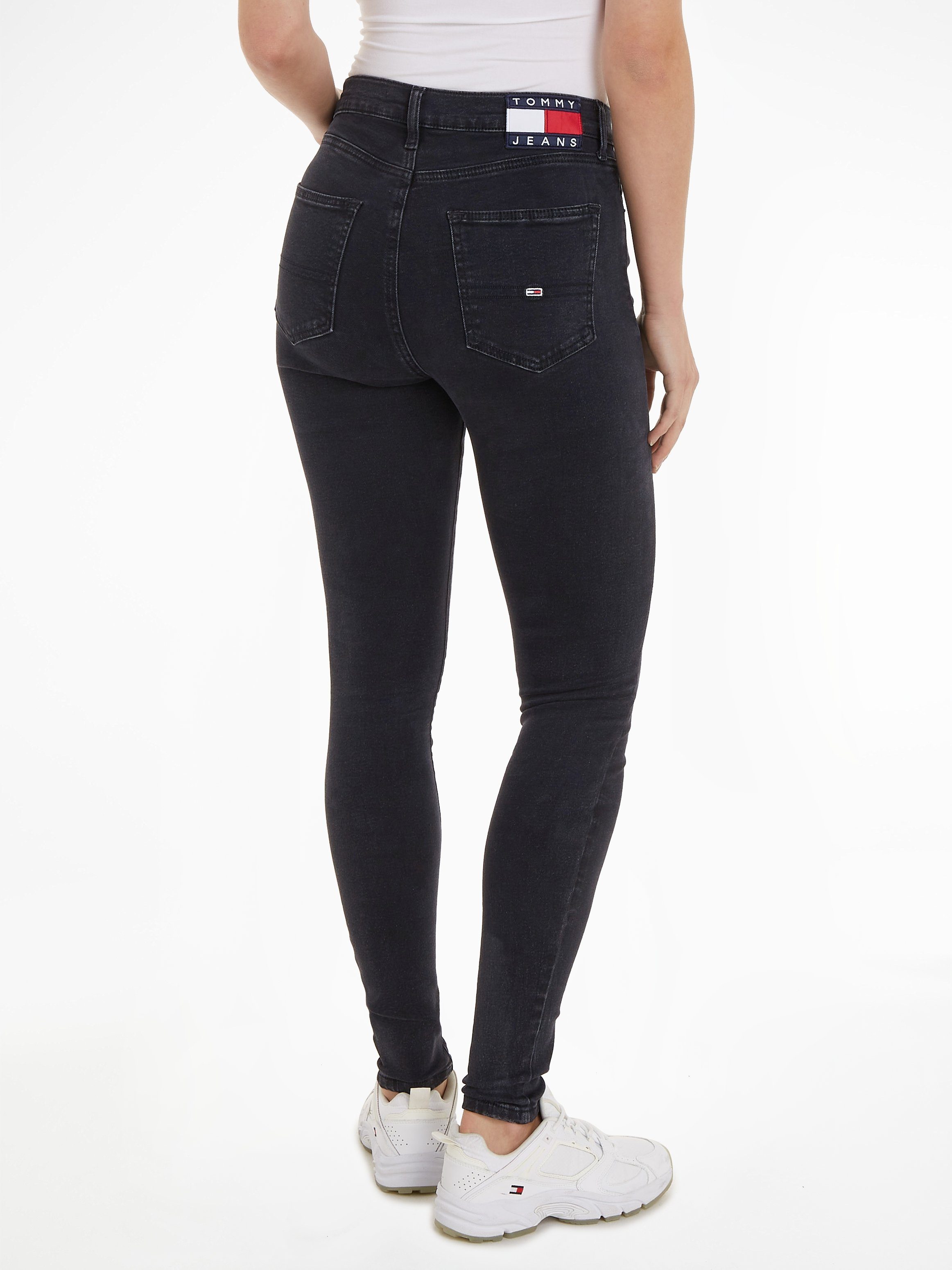 TOMMY JEANS Skinny fit Jeans SYLVIA HR SSKN CG4 met logo badge en label vlaggen