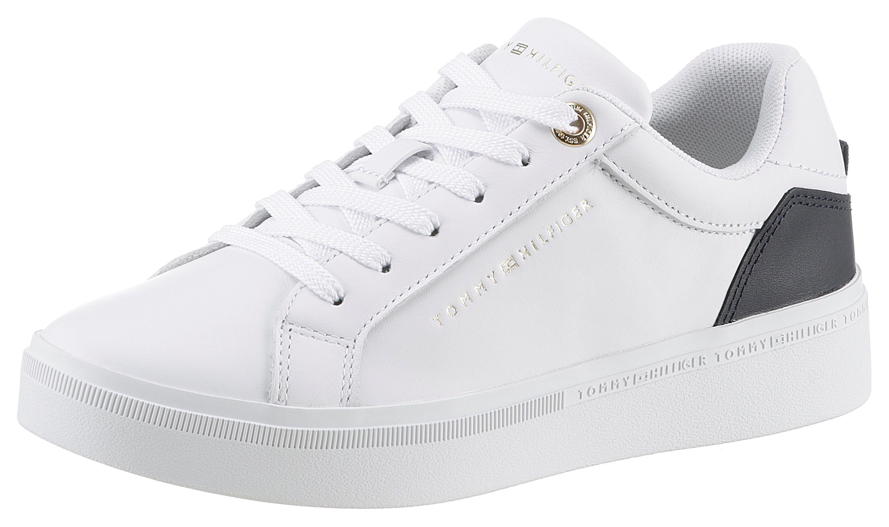 Tommy Hilfiger Plateausneakers ELEVATED ESSENTIAL COURT SNEAKER met contrastafwerking op de hiel, vrijetijdsschoen, halfhoge schoen, veterschoen