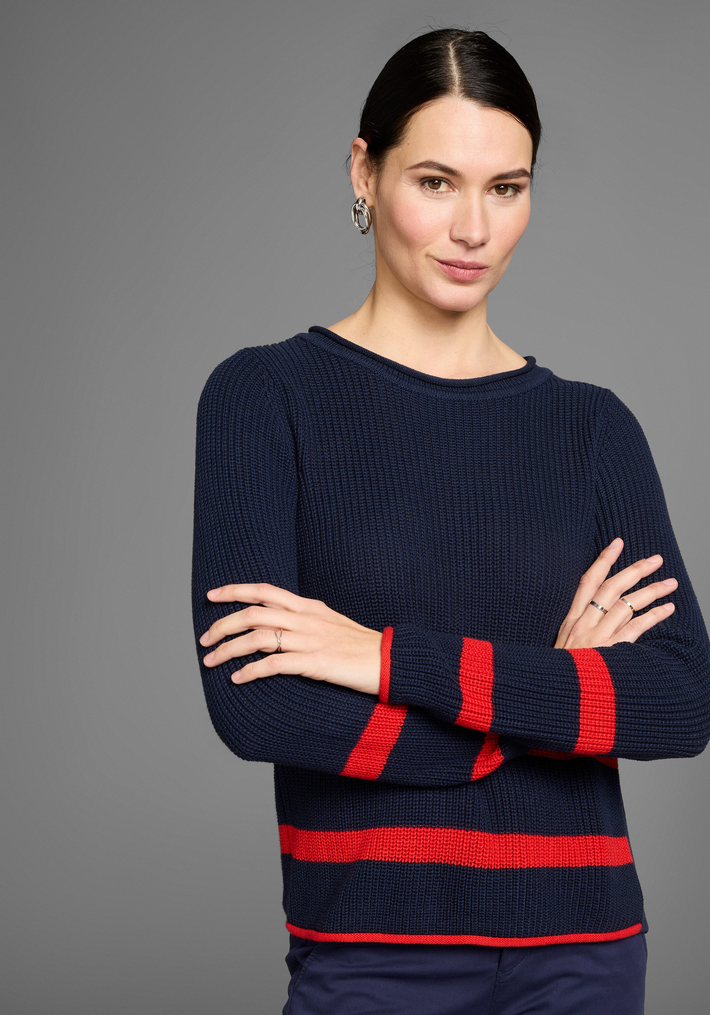 HECHTER PARIS Trui met ronde hals met stijlvolle knoopsluiting