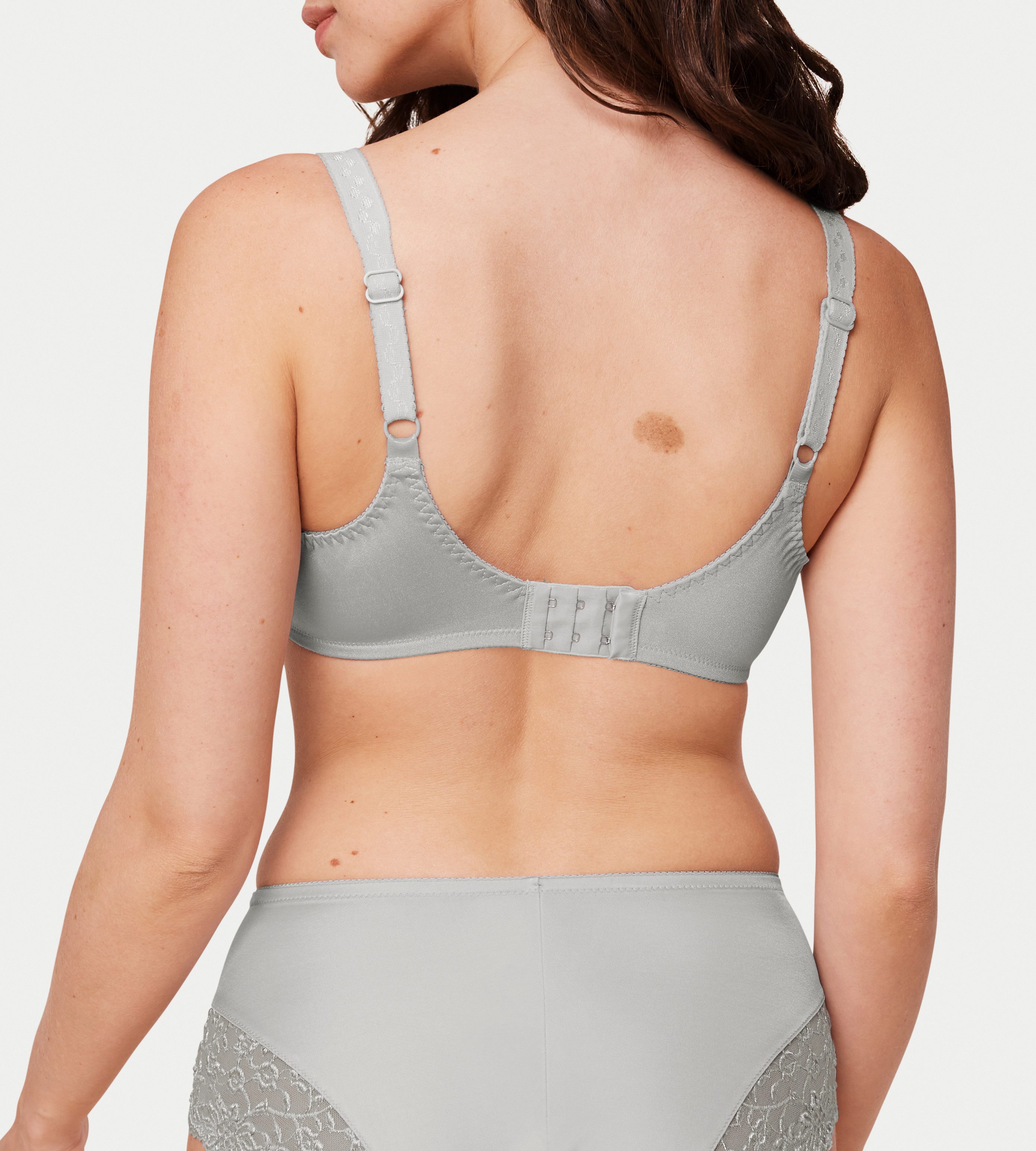 Triumph Minimizer-bh Ladyform Soft W X maakt de borst optisch kleiner met een cupmaat
