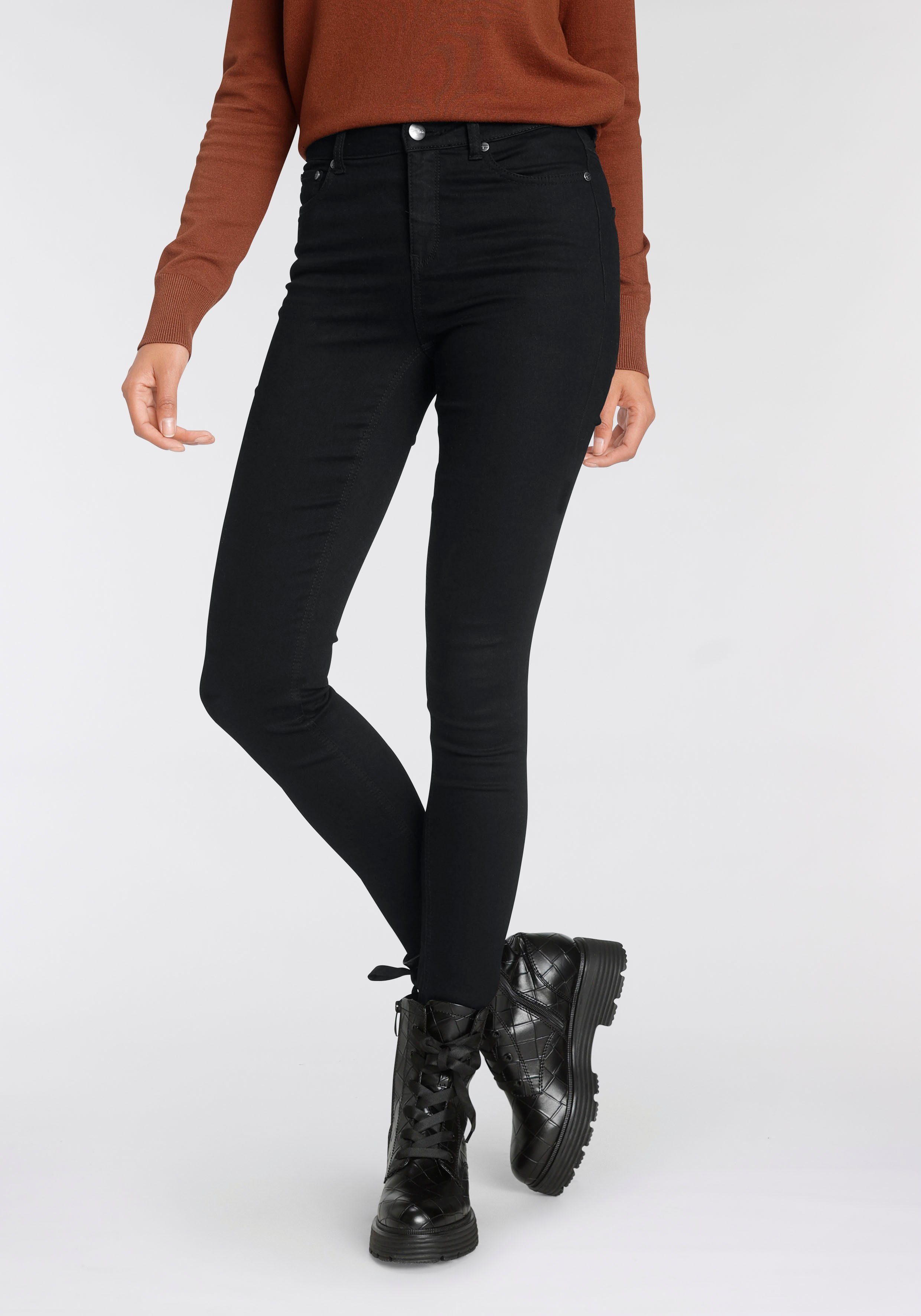 NU 21% KORTING: Tamaris high-waist jeans