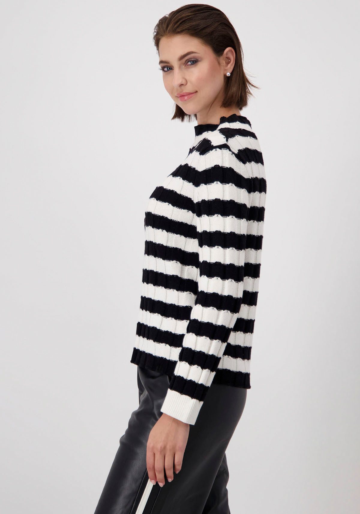 Monari Trui met ronde hals Pullover Zopf Ringel