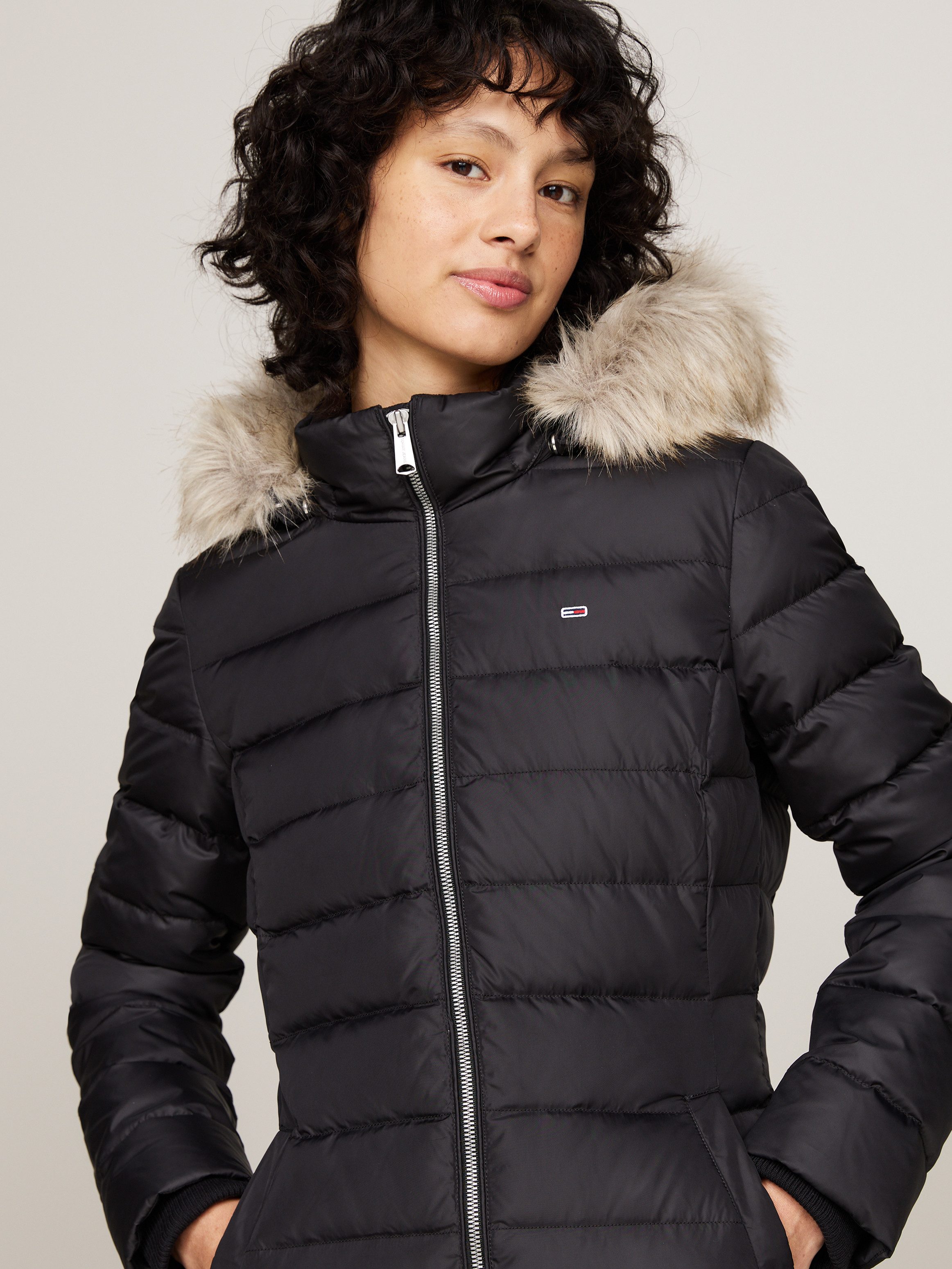 TOMMY JEANS Gewatteerde jas TJW ESSENTIAL HOODED DOWN COAT dames donsjassen maat S (36) zwart