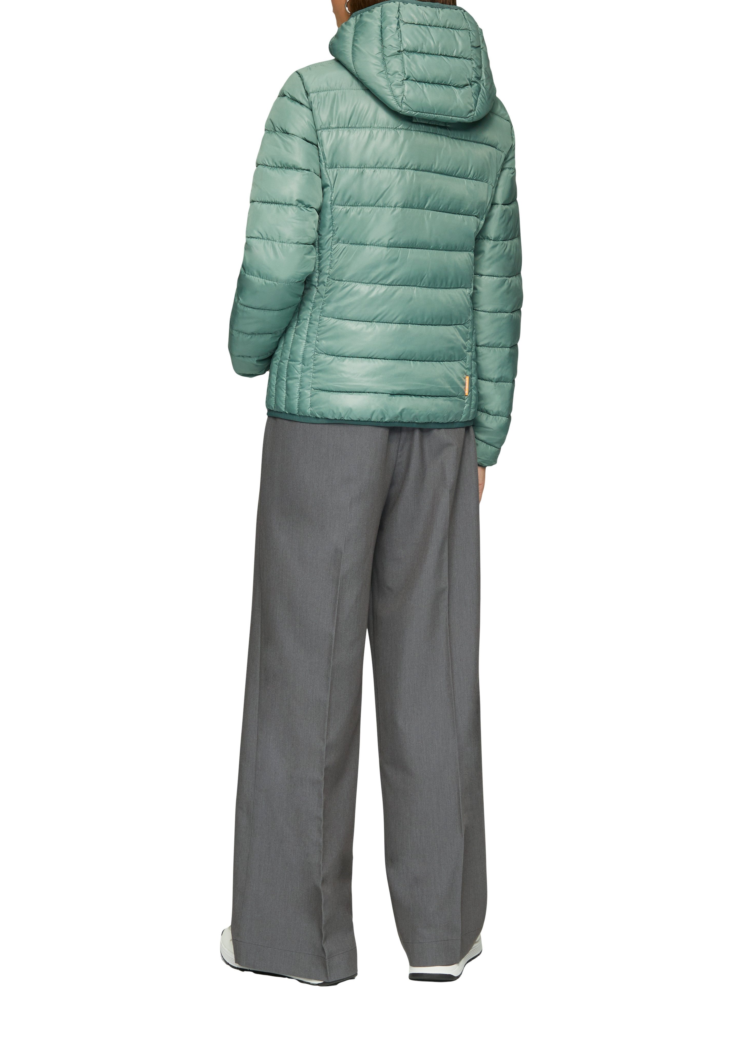 Q/S designed by Outdoorjack met een capuchon