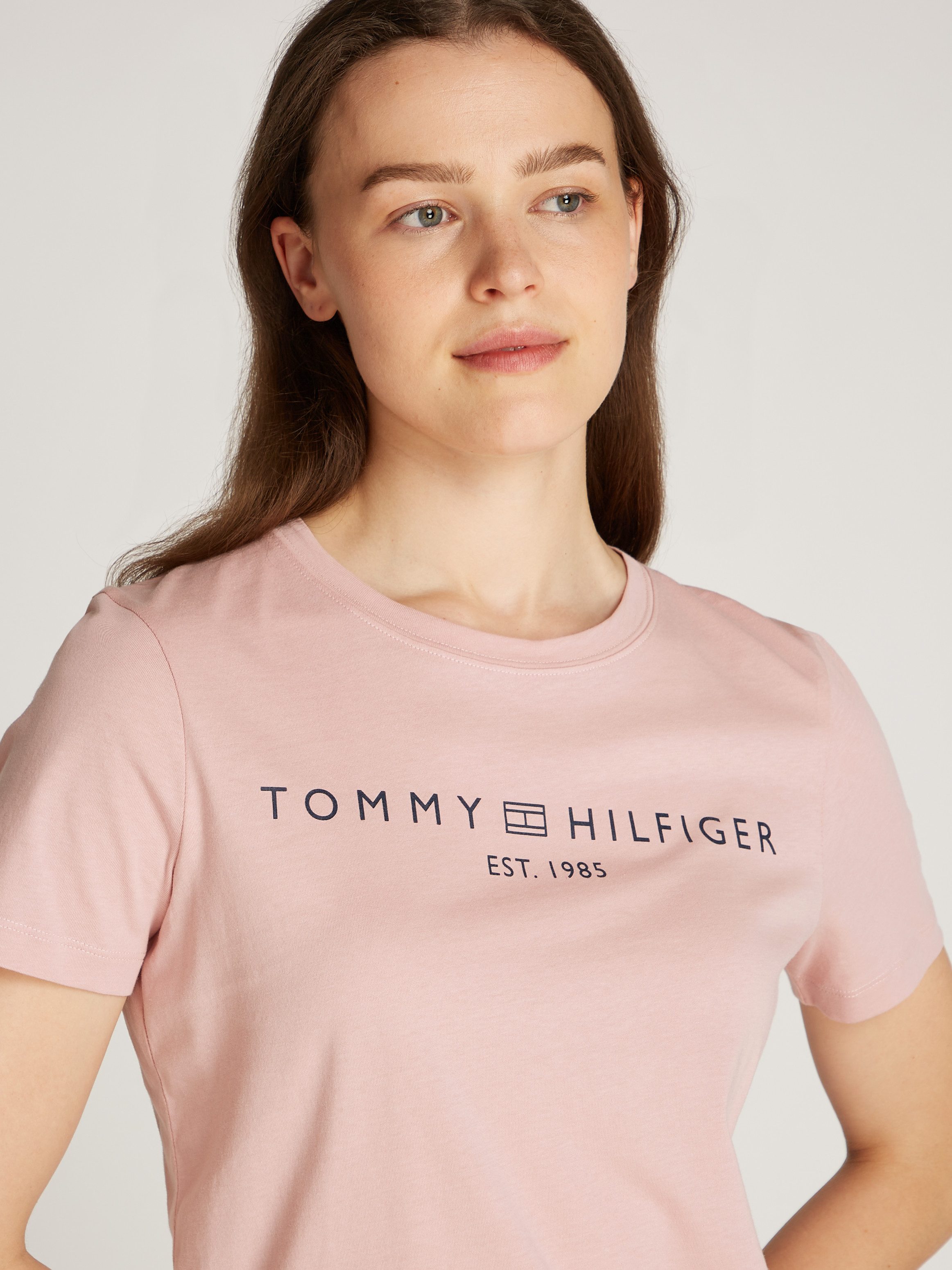 Tommy Hilfiger T-shirt REG CORP LOGO C-NK SS met een logo-opschrift