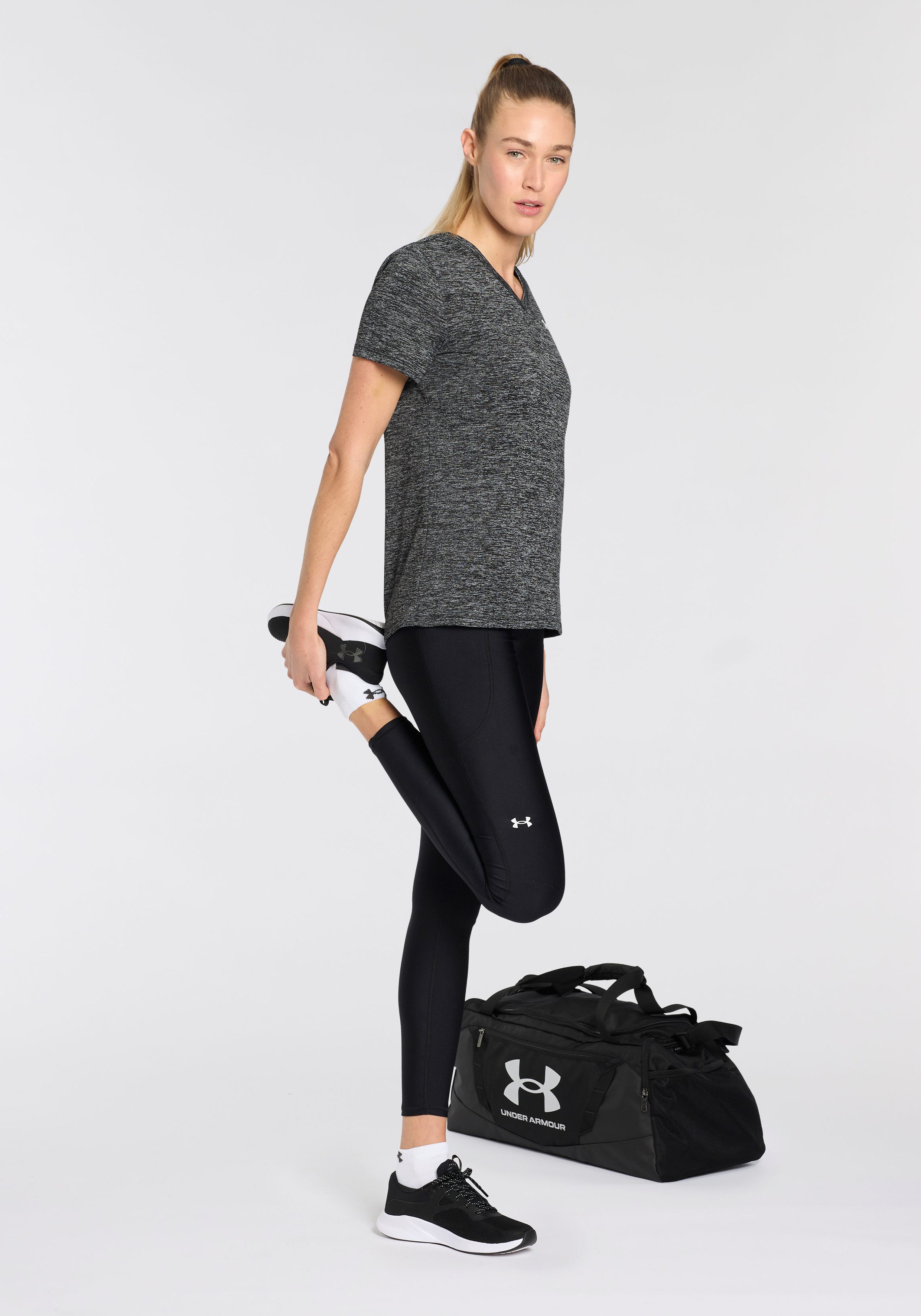 Under Armour® Sport-bh HeatGear® Perfect voor de warme dagen. Houdt je koel en droog.