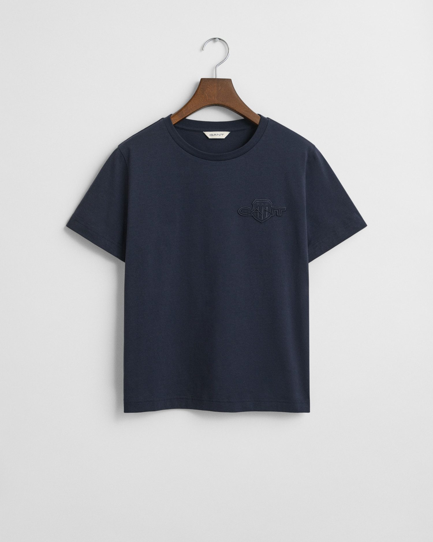 Gant T-shirt REG TONAL SHIELD SS T-SHIRT Ronde hals, ton sur ton borduurwerk