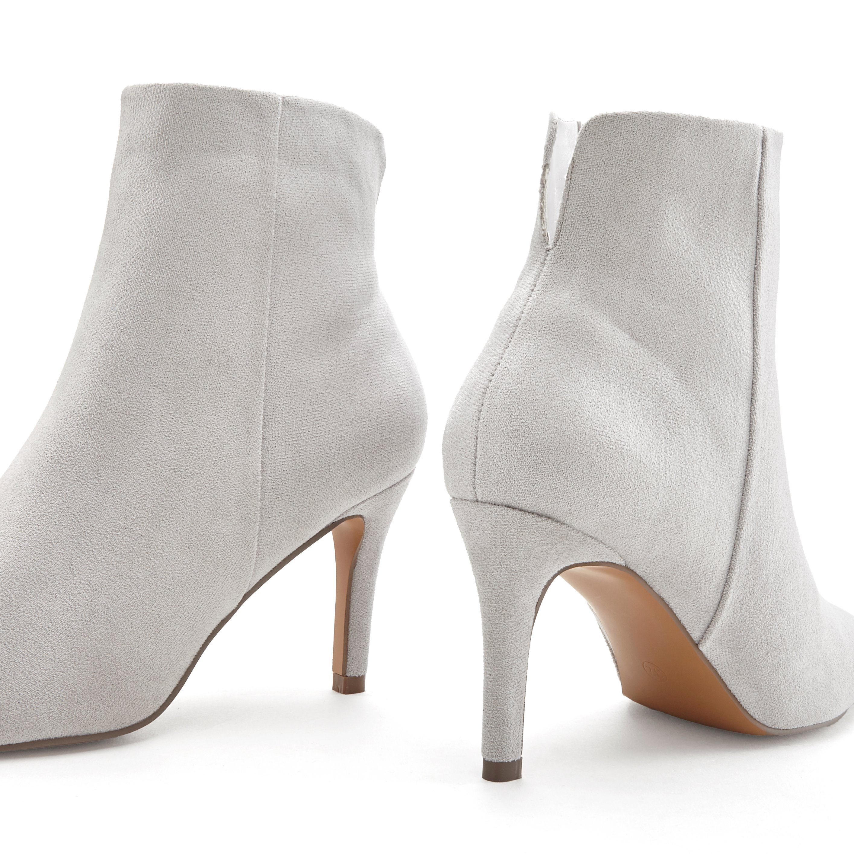 Lascana Highheel-laarsjes in spitse vorm & naaldhak, ritslaars vegan