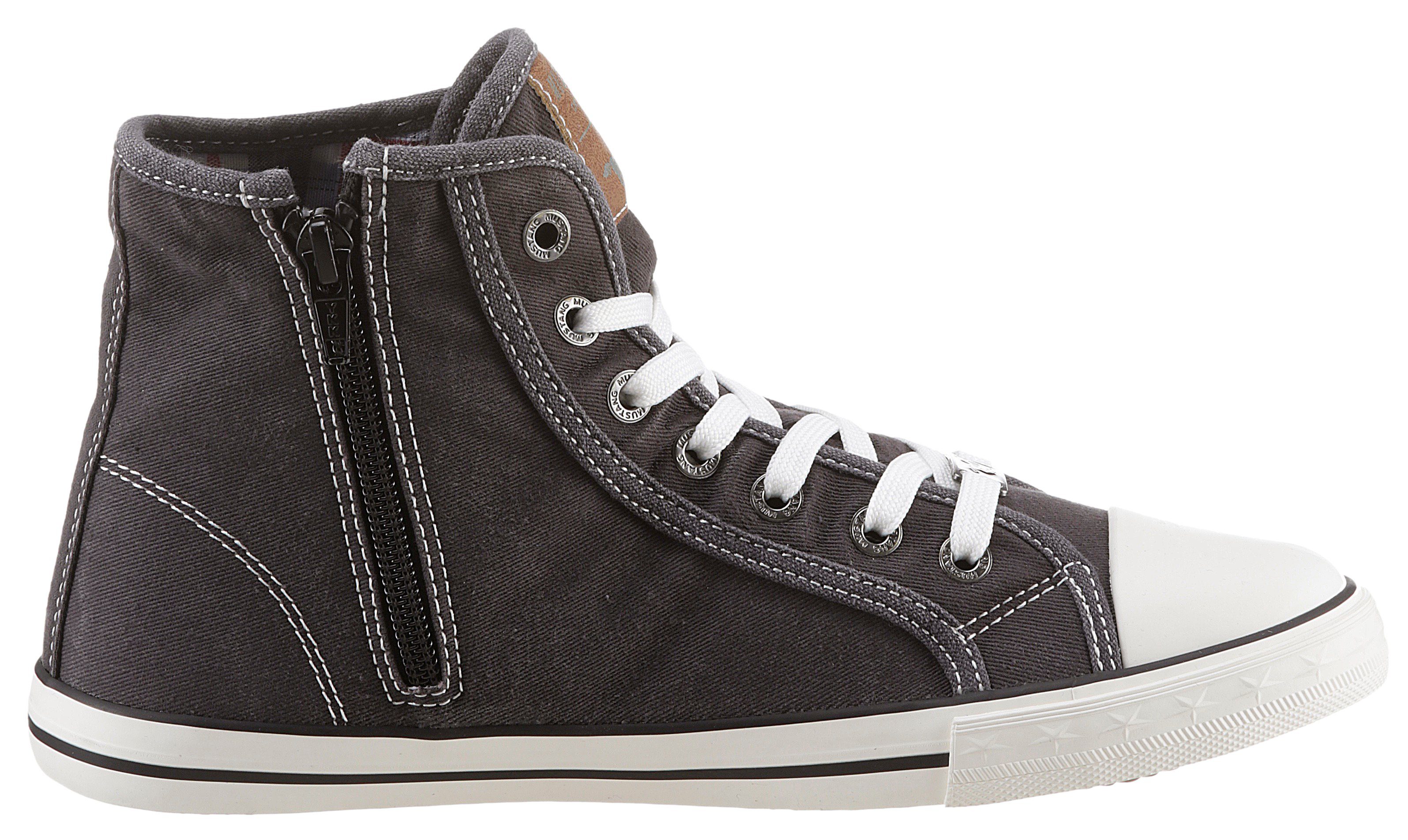 Mustang Shoes Sneakers high top-sneaker, veterschoen met label in de loopzool