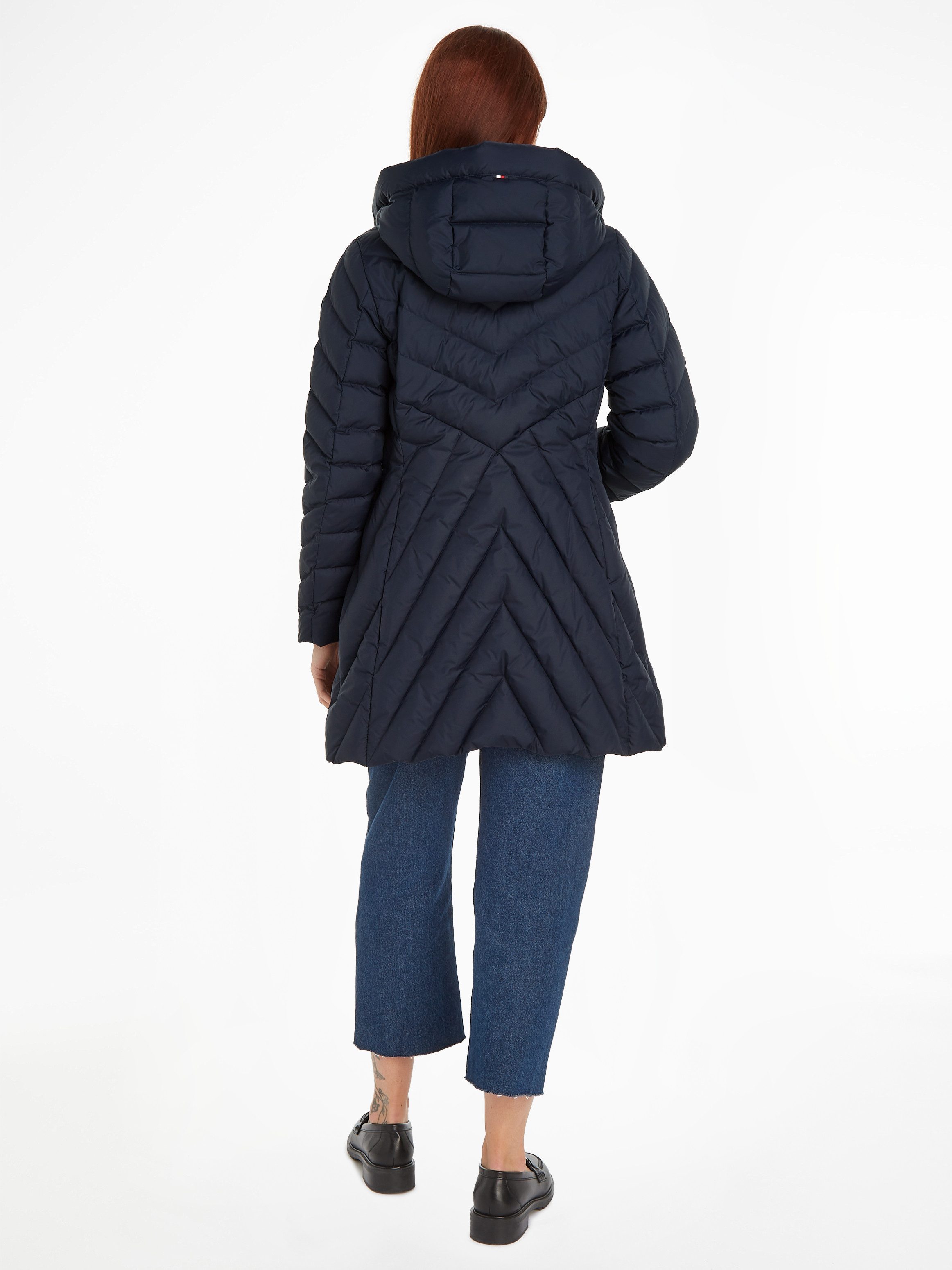 Tommy Hilfiger Gewatteerde jas CHEVRON MW PADDED COAT met gemiddelde vulling en merklabel