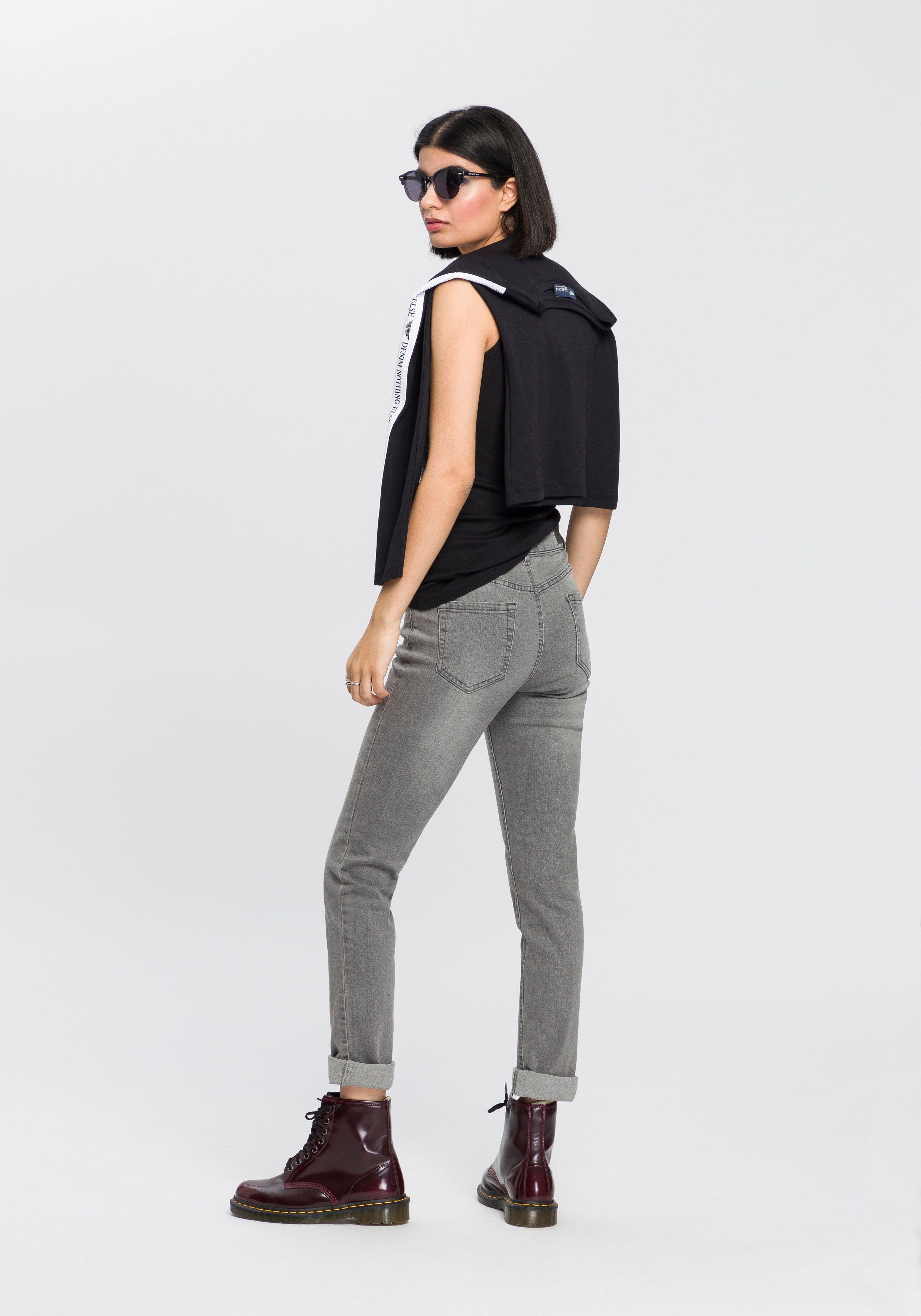 Arizona Slim fit jeans Tailleband met zij-elastiek inzet smalle pasvorm, skinny jeans, used-wassing, hoge taille