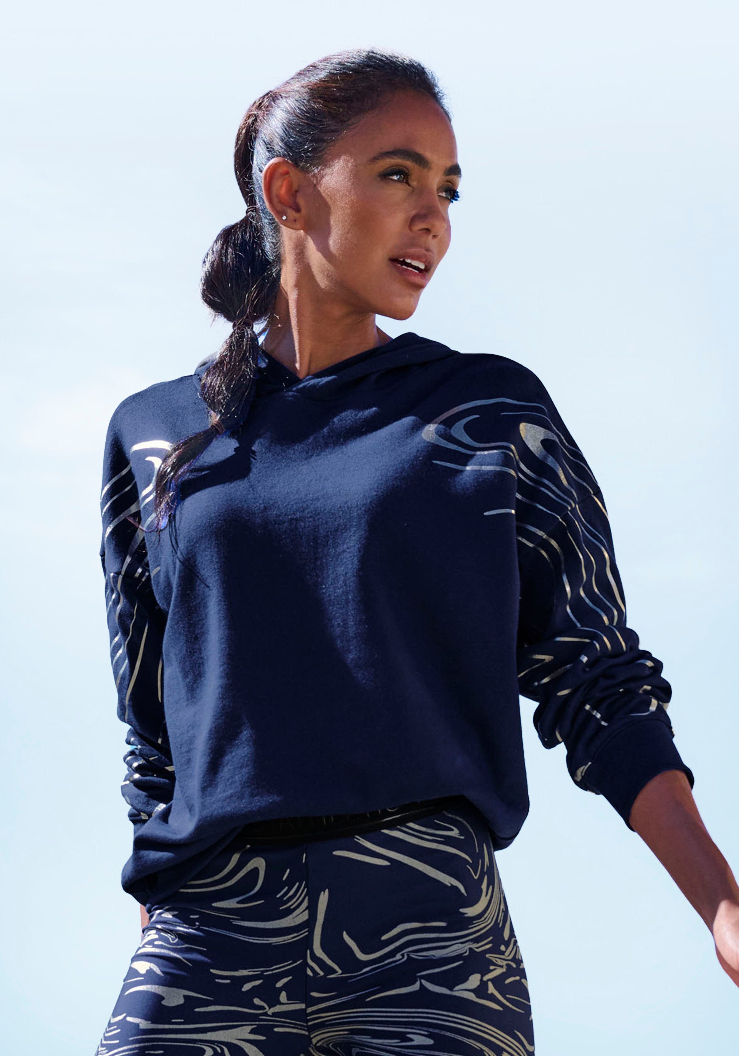 Active by Lascana Hoodie met glanzende print