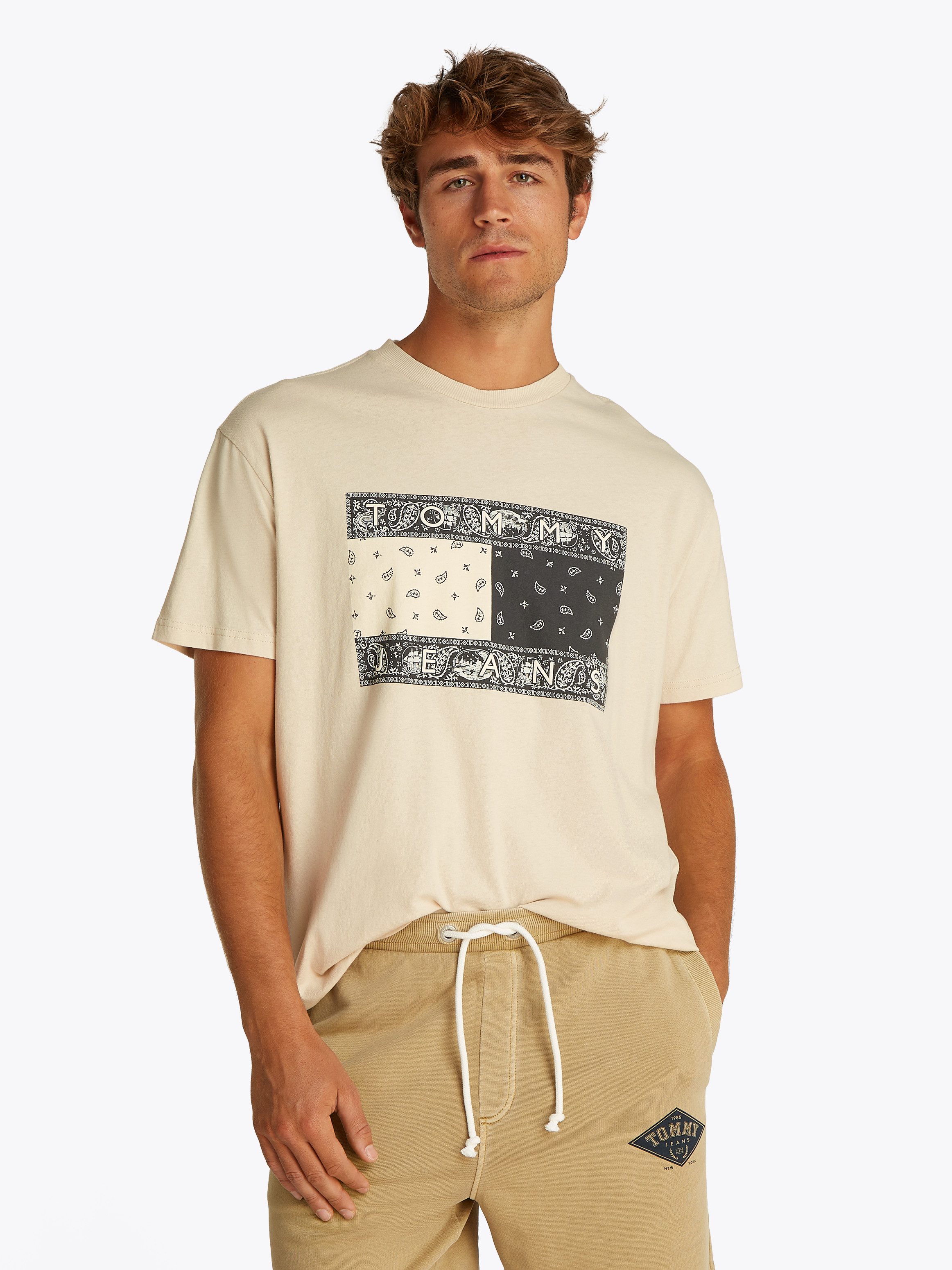 TOMMY JEANS T-shirt TJM RLX PAISLEY FLAG TEE EXT heren t-shirts maat XXXL bruin
