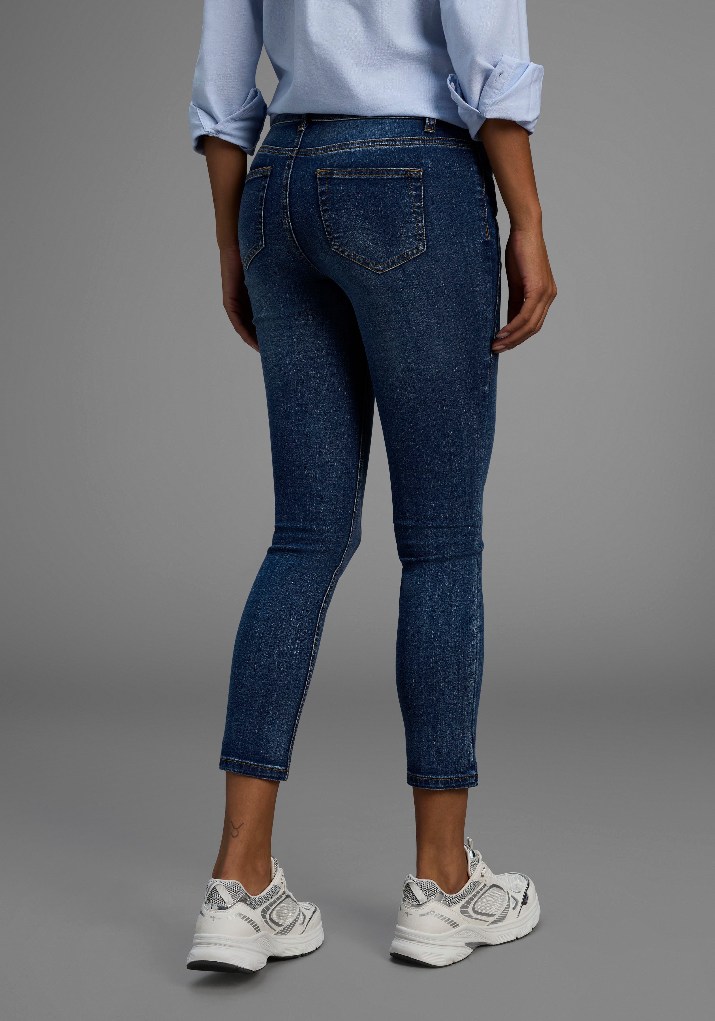 Arizona 7/8 jeans Met geren extra-strakke snit, used-look-wassing, lage taille