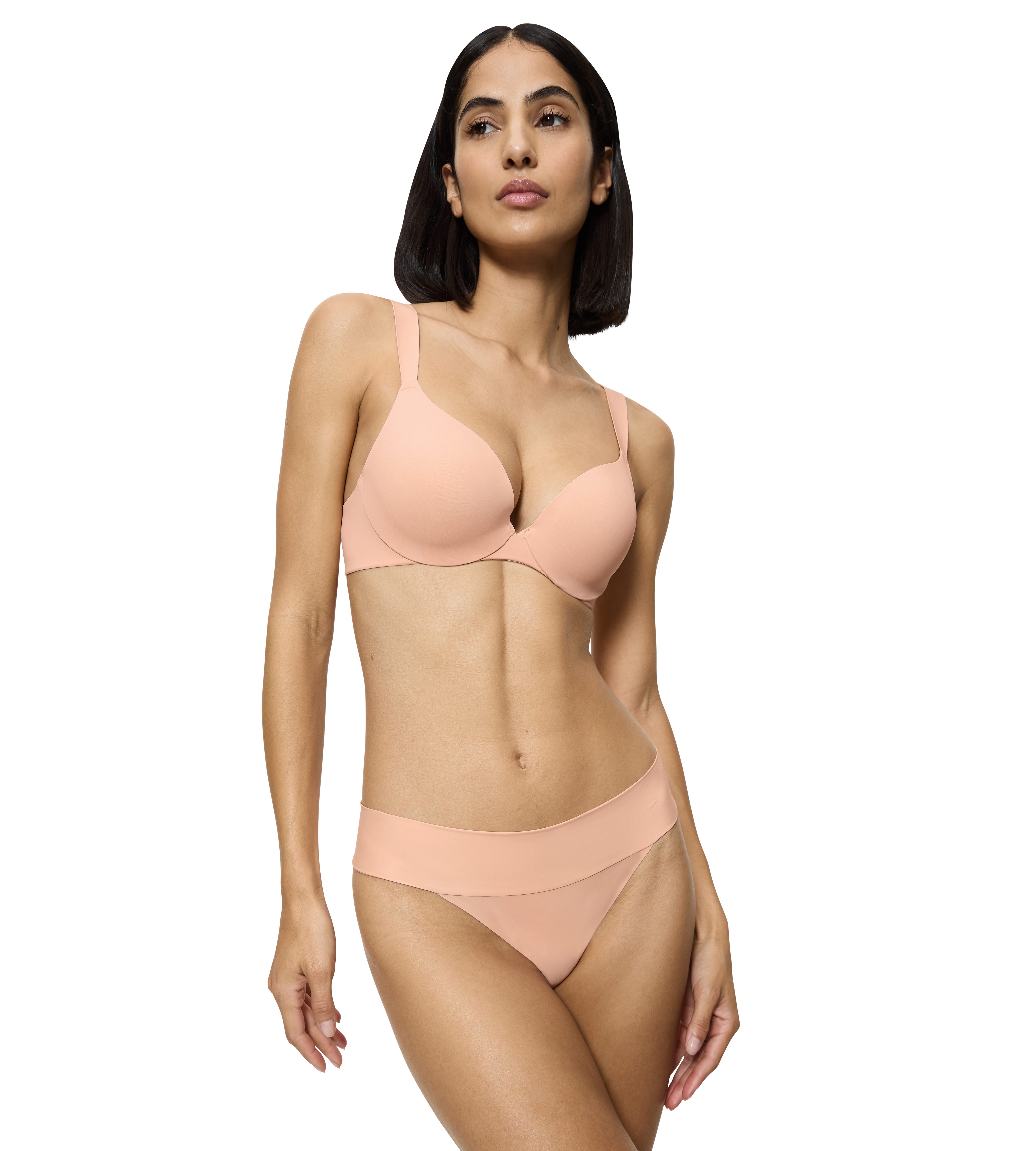 Triumph Slip Body Make-Up Illusion String EX